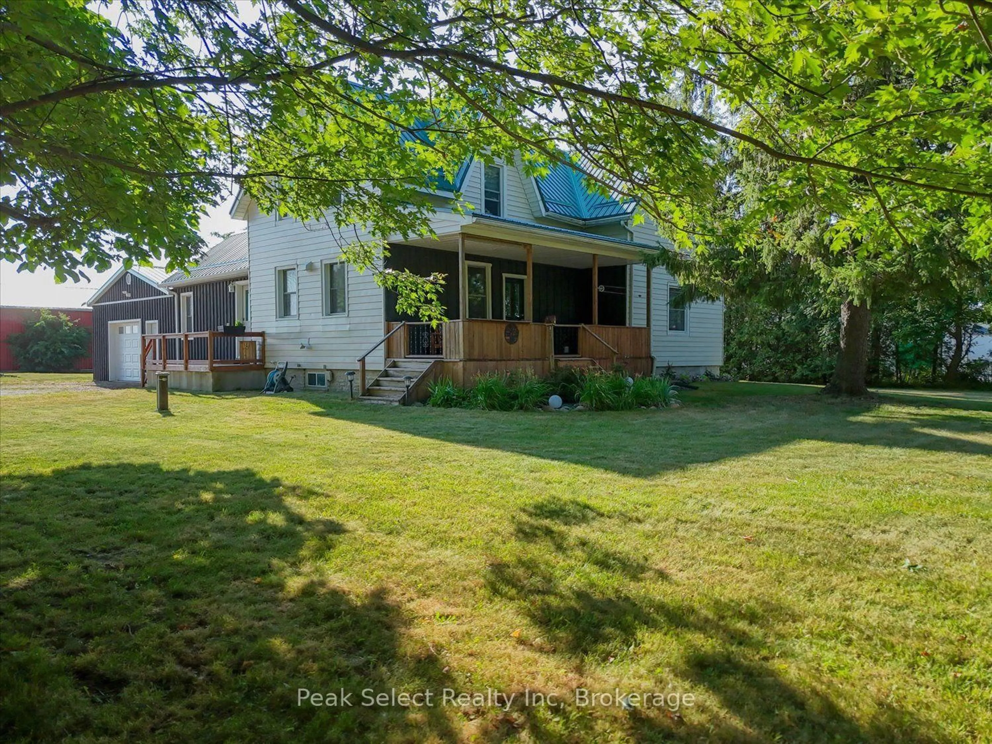 A pic from outside/outdoor area/front of a property/back of a property/a pic from drone, street for 23547 Wellburn Rd, Thames Centre Ontario N4X 1C6