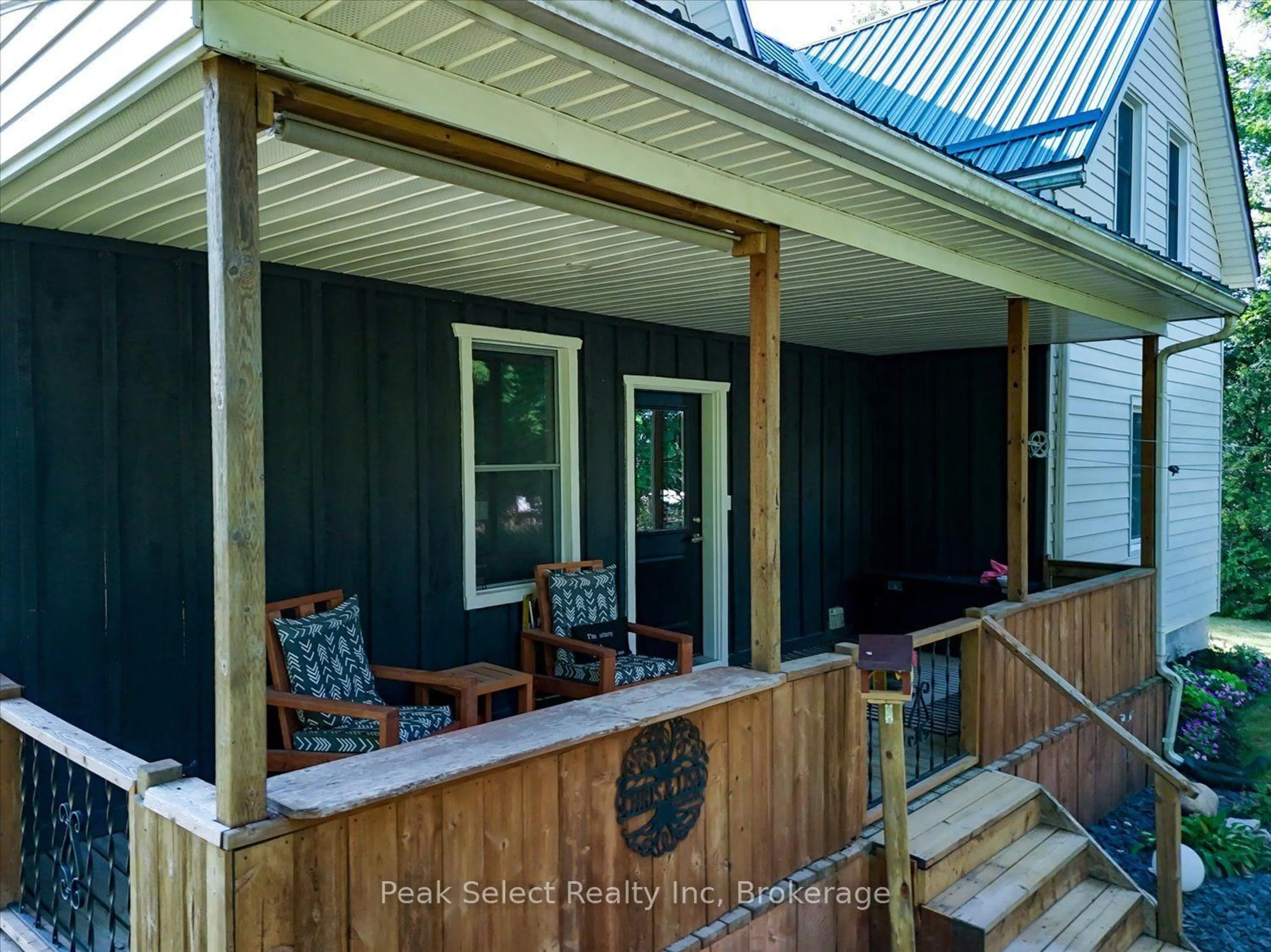 Home with vinyl exterior material, street for 23547 Wellburn Rd, Thames Centre Ontario N4X 1C6