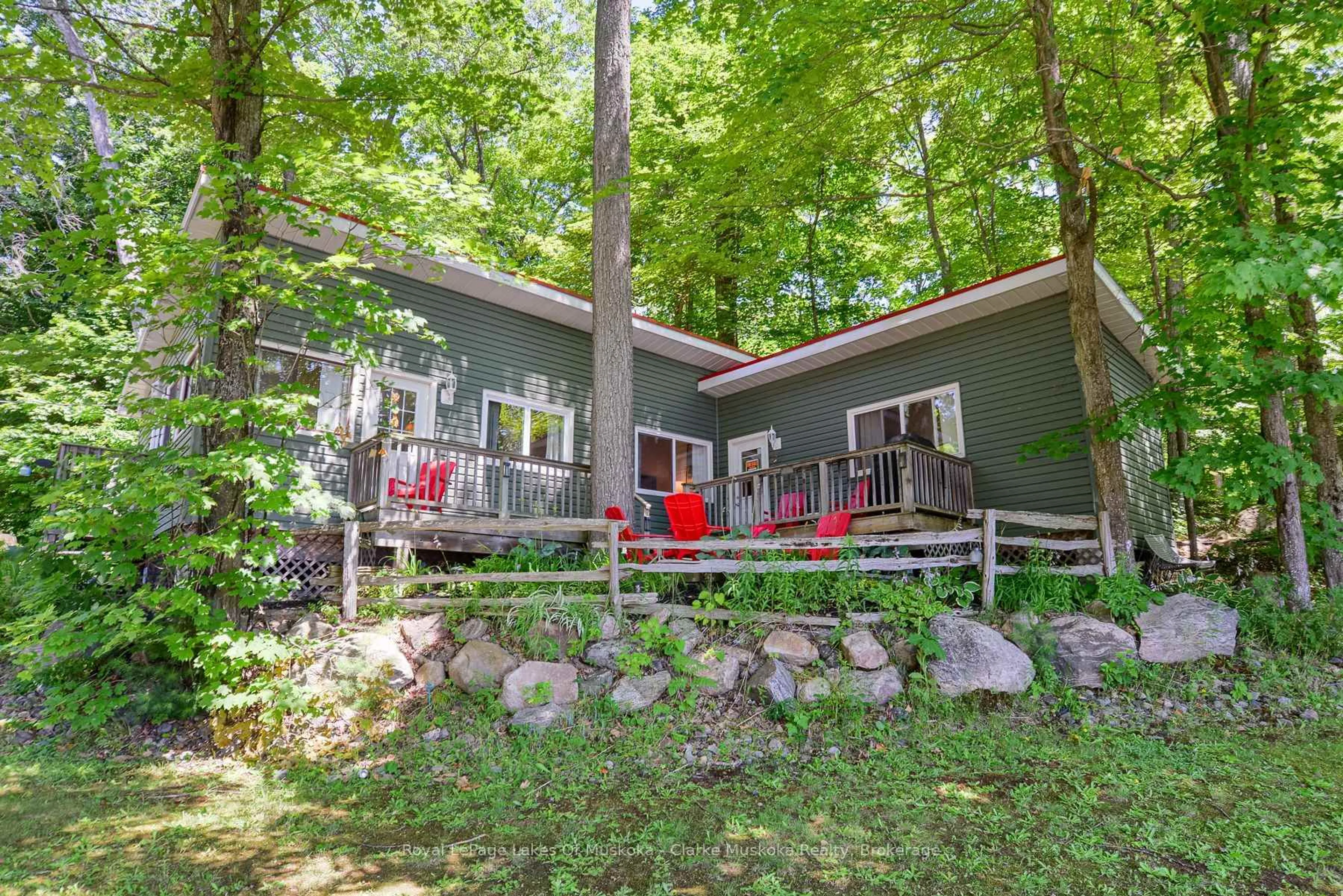 Patio, unknown for 7 Silver Point Rd #8, Seguin Ontario P2A 2W8