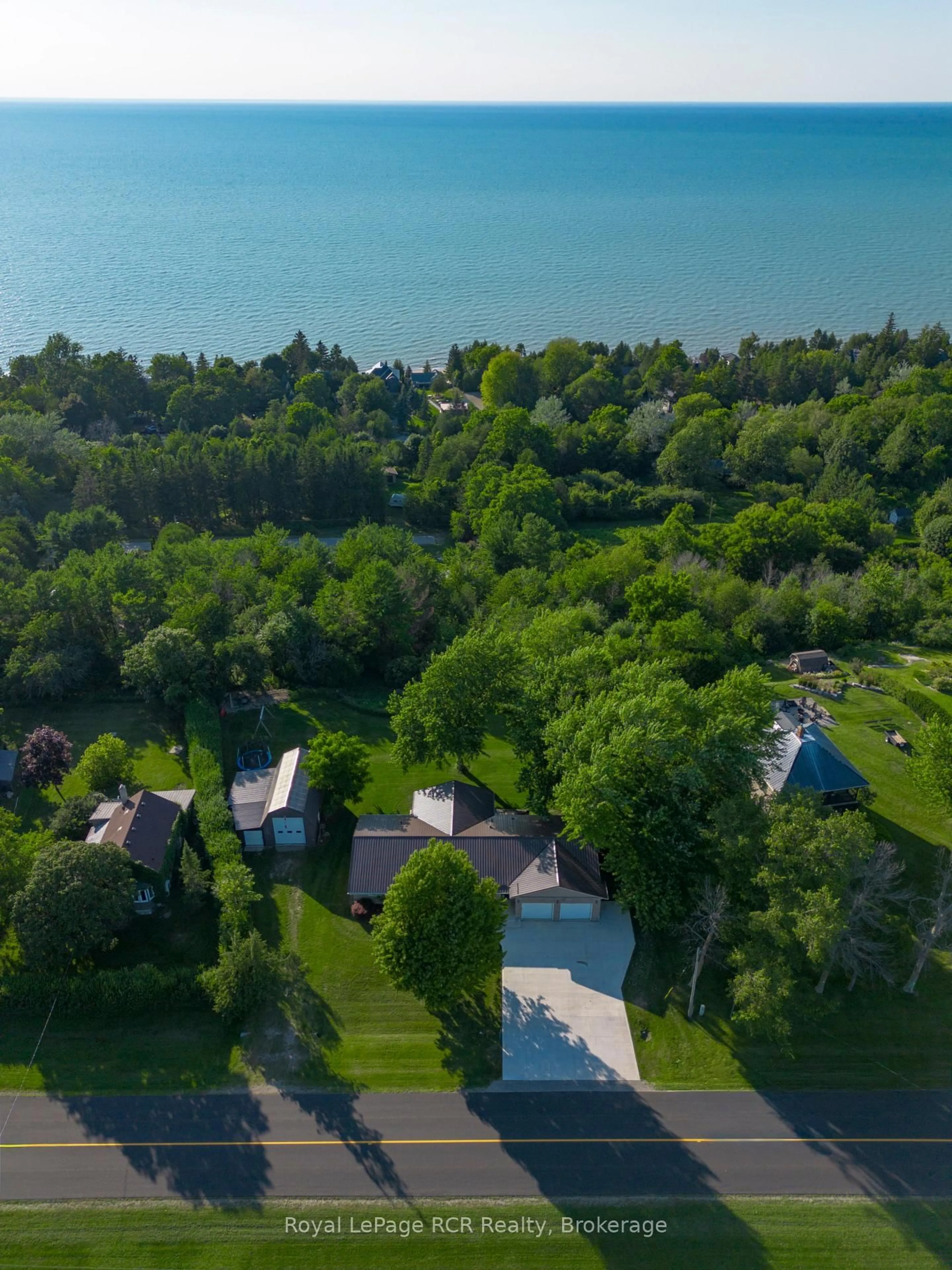 A pic from outside/outdoor area/front of a property/back of a property/a pic from drone, water/lake/river/ocean view for 796 Lake Range Dr, Huron-Kinloss Ontario N2Z 0B3