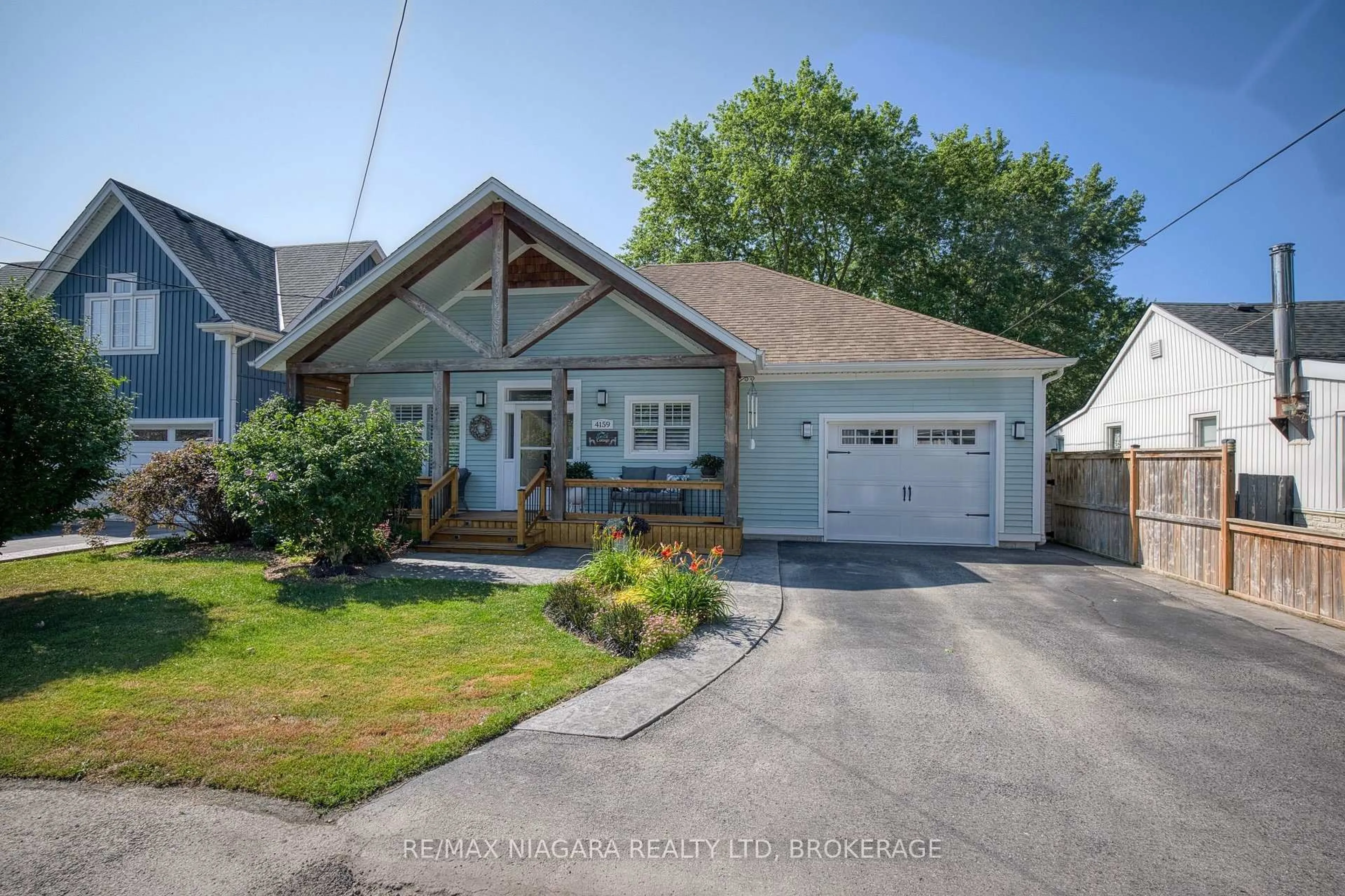 Home with vinyl exterior material, street for 4159 Smalls Rd, Fort Erie Ontario L0S 1B0