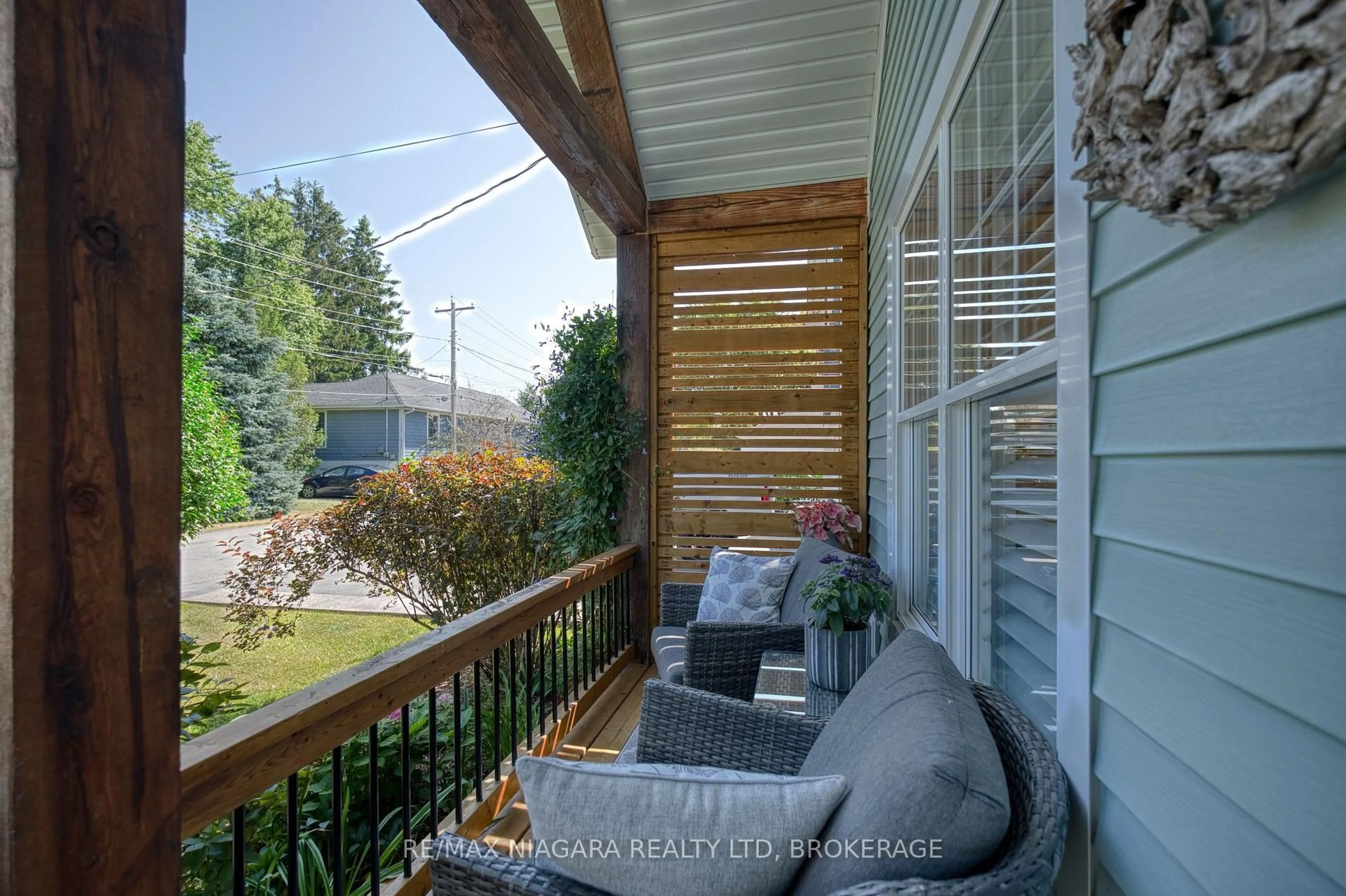 Patio, water/lake/river/ocean view for 4159 Smalls Rd, Fort Erie Ontario L0S 1B0