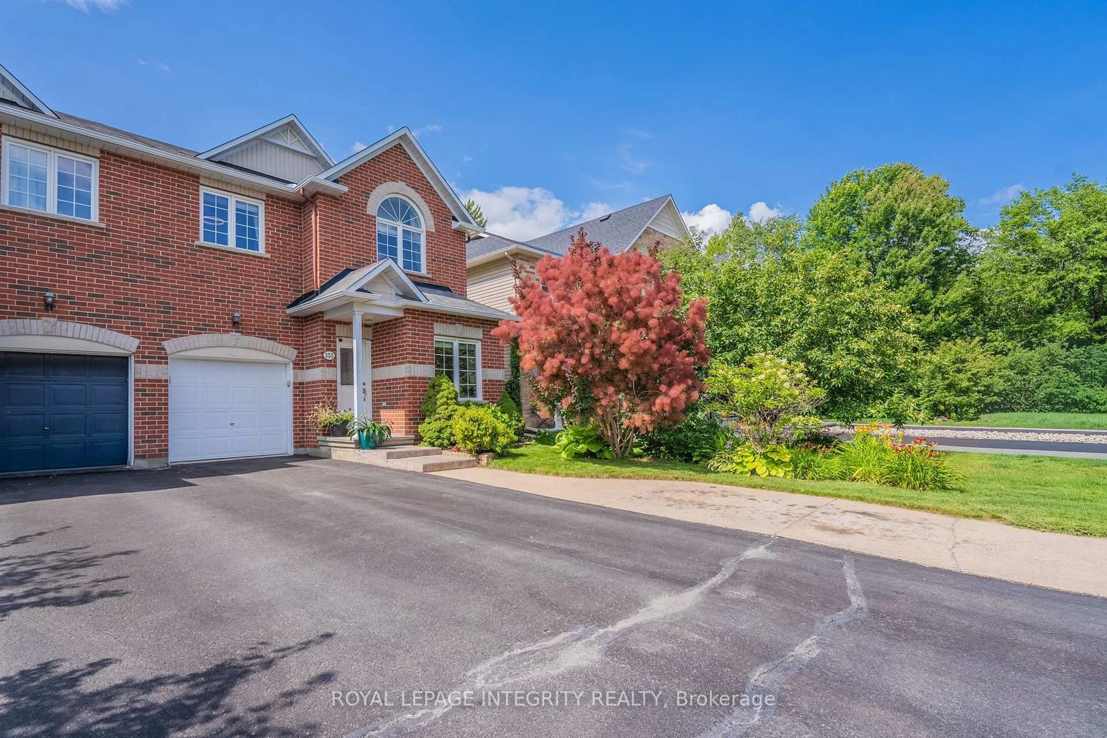 A pic from outside/outdoor area/front of a property/back of a property/a pic from drone, street for 355 Celtic Ridge Cres, Ottawa Ontario K2W 0B6
