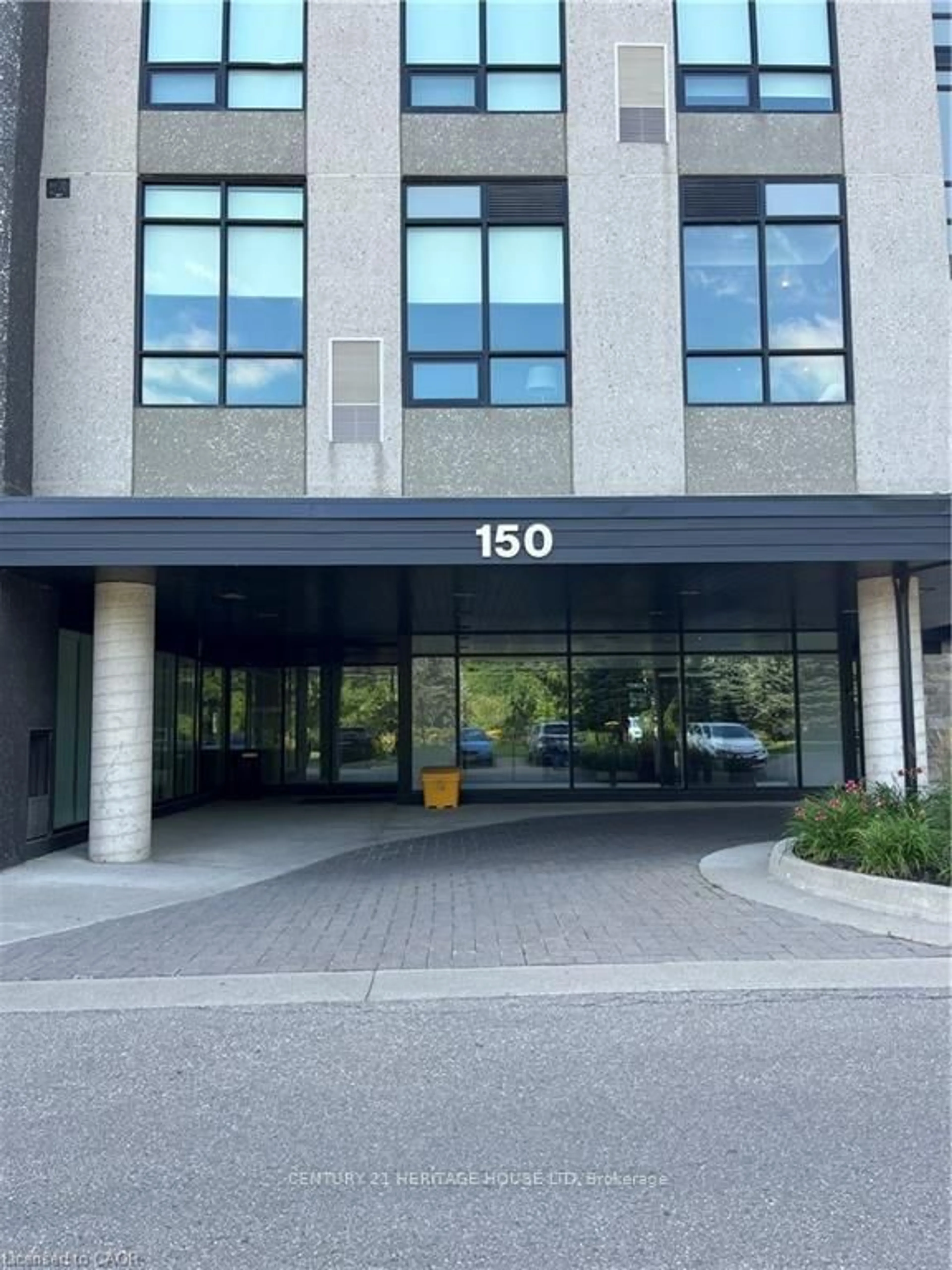 Indoor foyer for 150 Water St #107, Cambridge Ontario N1R 0B5