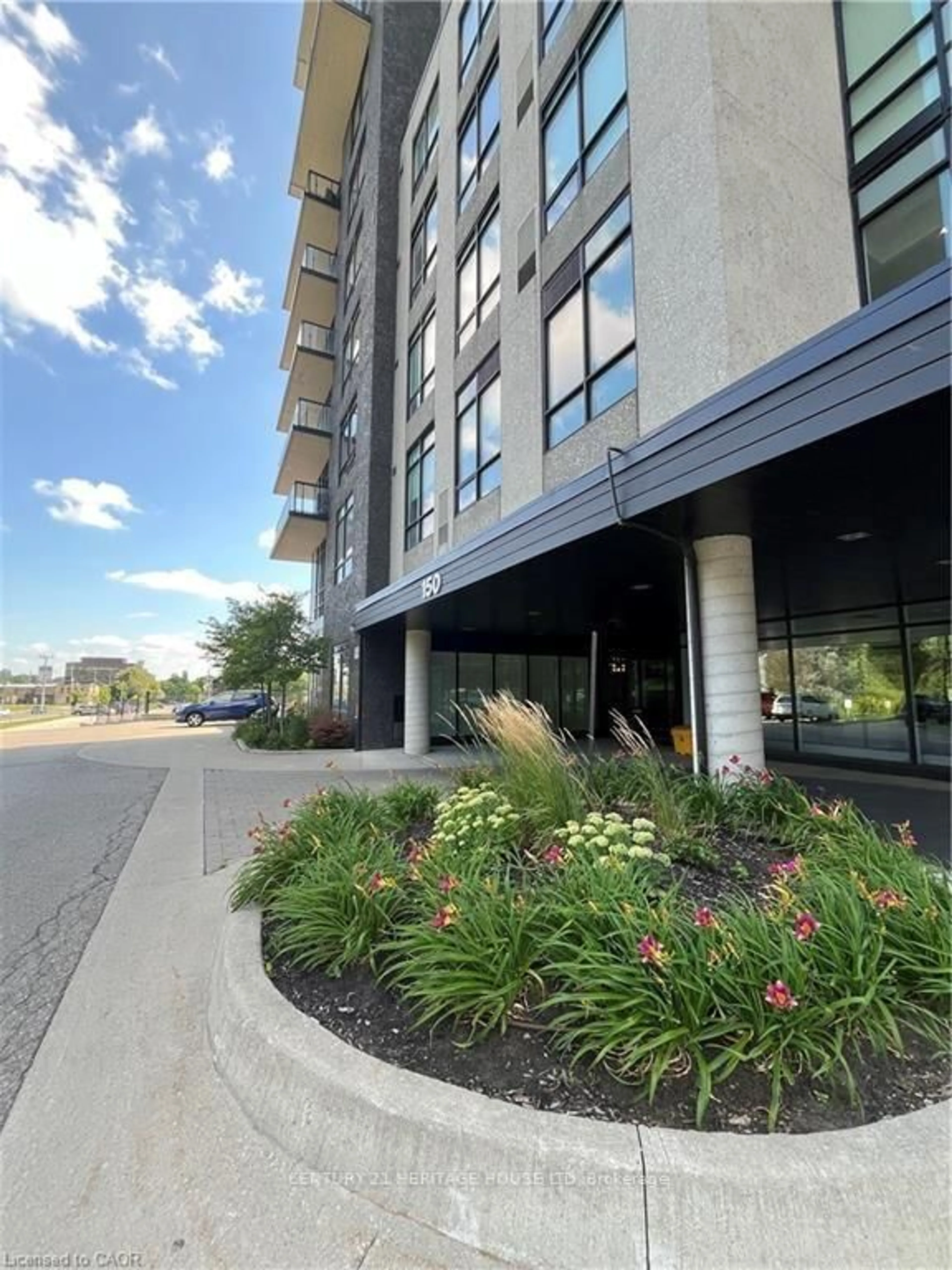 Indoor foyer for 150 Water St #107, Cambridge Ontario N1R 0B5