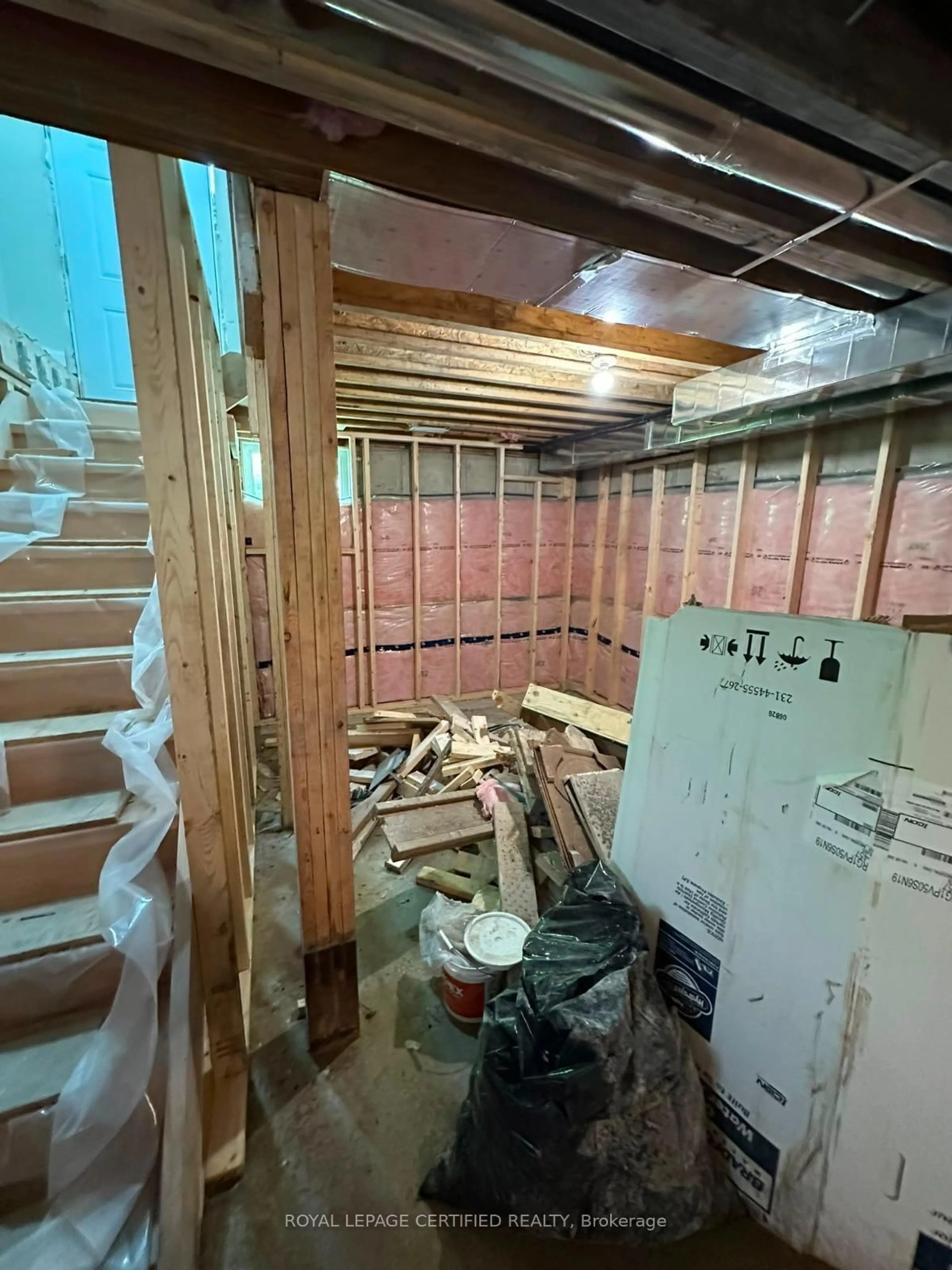 A pic of a room for 62 BEECHWOOD Ave, Hamilton Ontario L8L 2S4