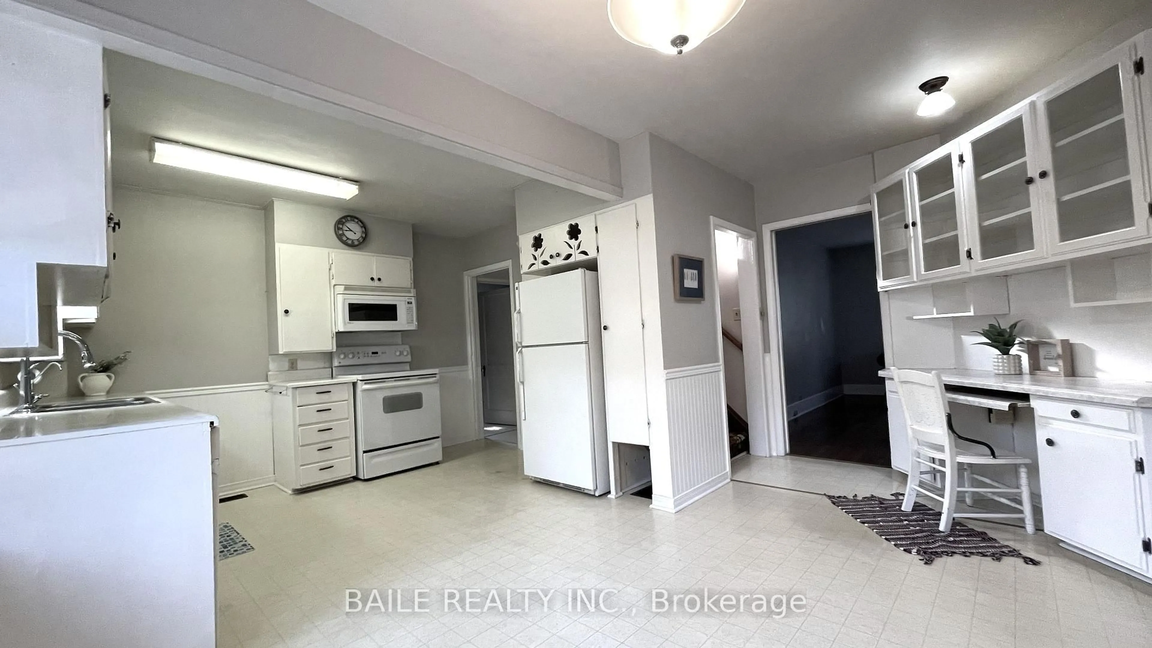 Unknown for 3274 River St, Brooke-Alvinston Ontario N0N 1A0
