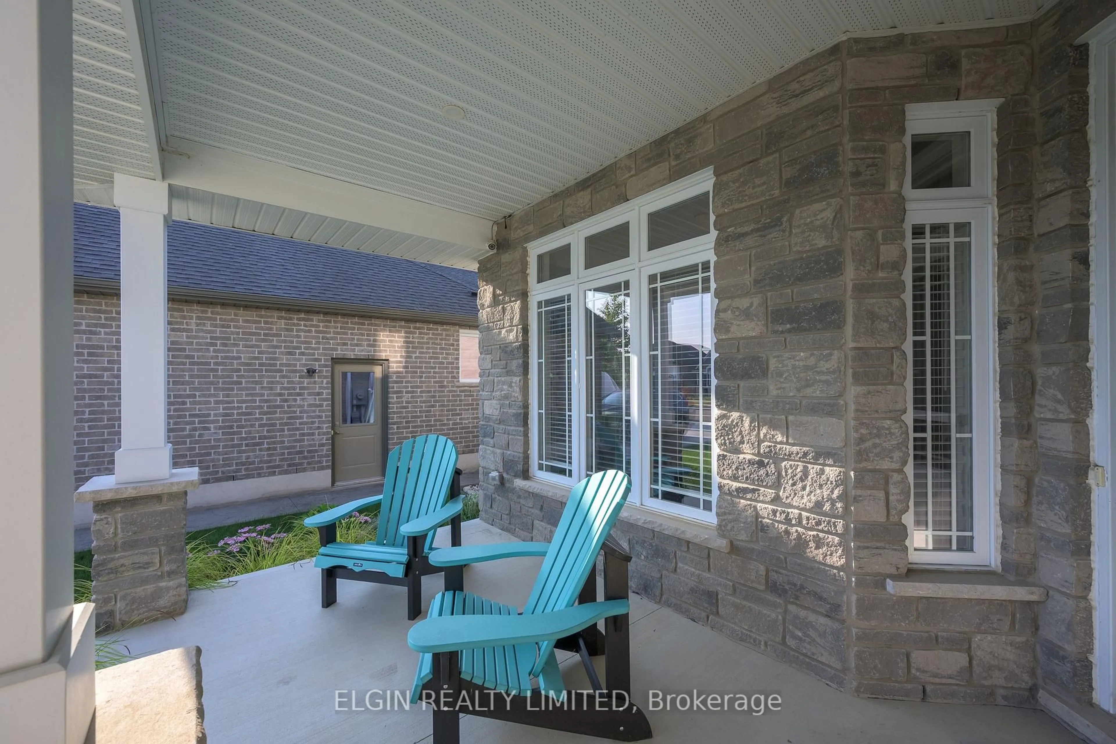 Patio, street for 14 Muirfield Dr, St. Thomas Ontario N5R 0K3