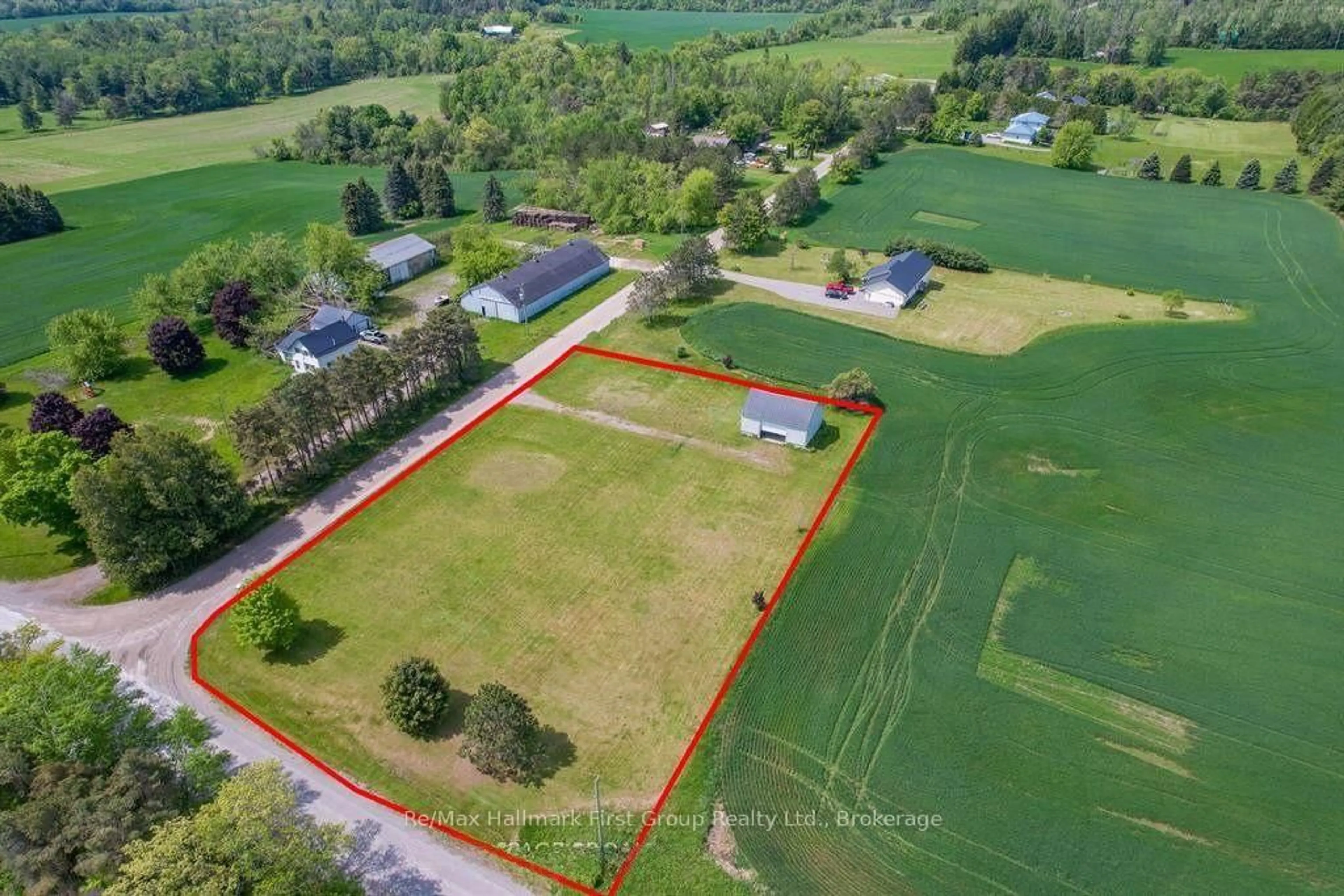 A pic from outside/outdoor area/front of a property/back of a property/a pic from drone, building for 170 Moore Rd, Cramahe Ontario K0K 1M0