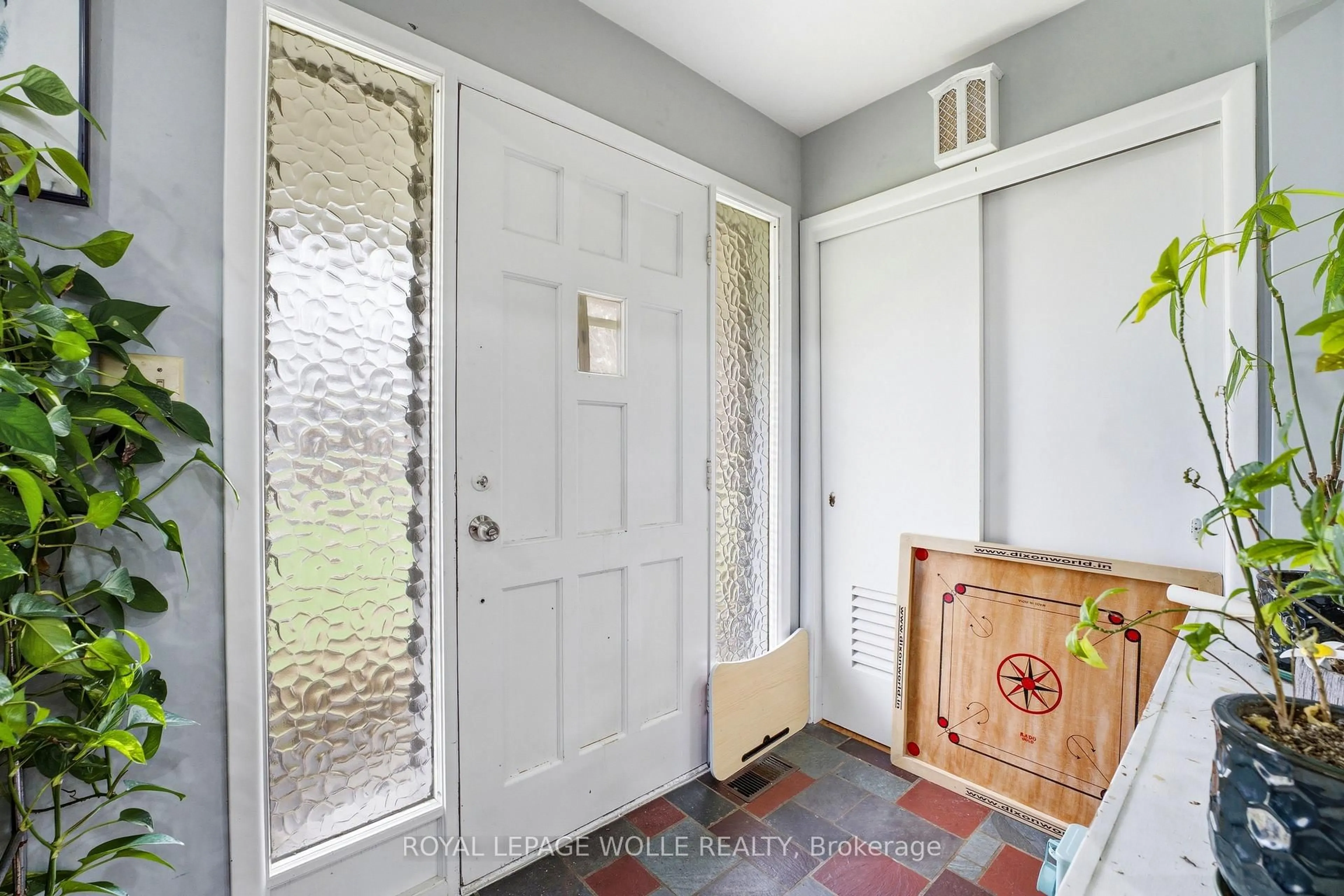 Indoor entryway for 29 Branchton Rd, Cambridge Ontario N1R 5S2