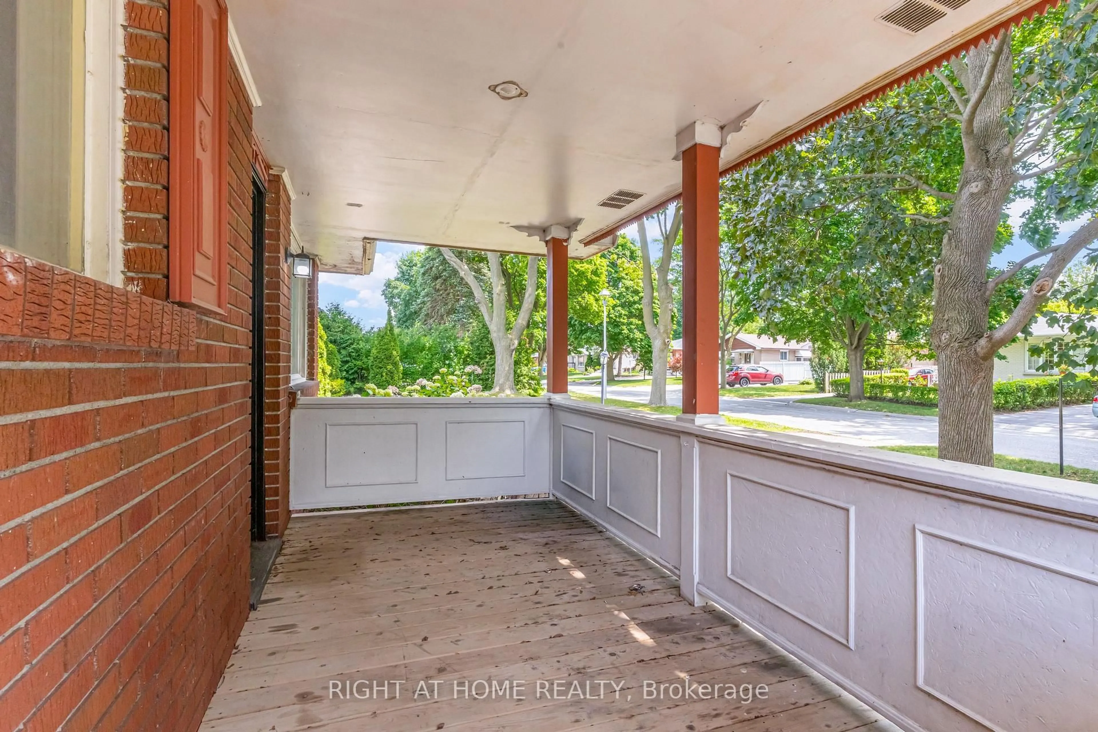Unknown for 17 TOULON Cres, London East Ontario N5V 1J4