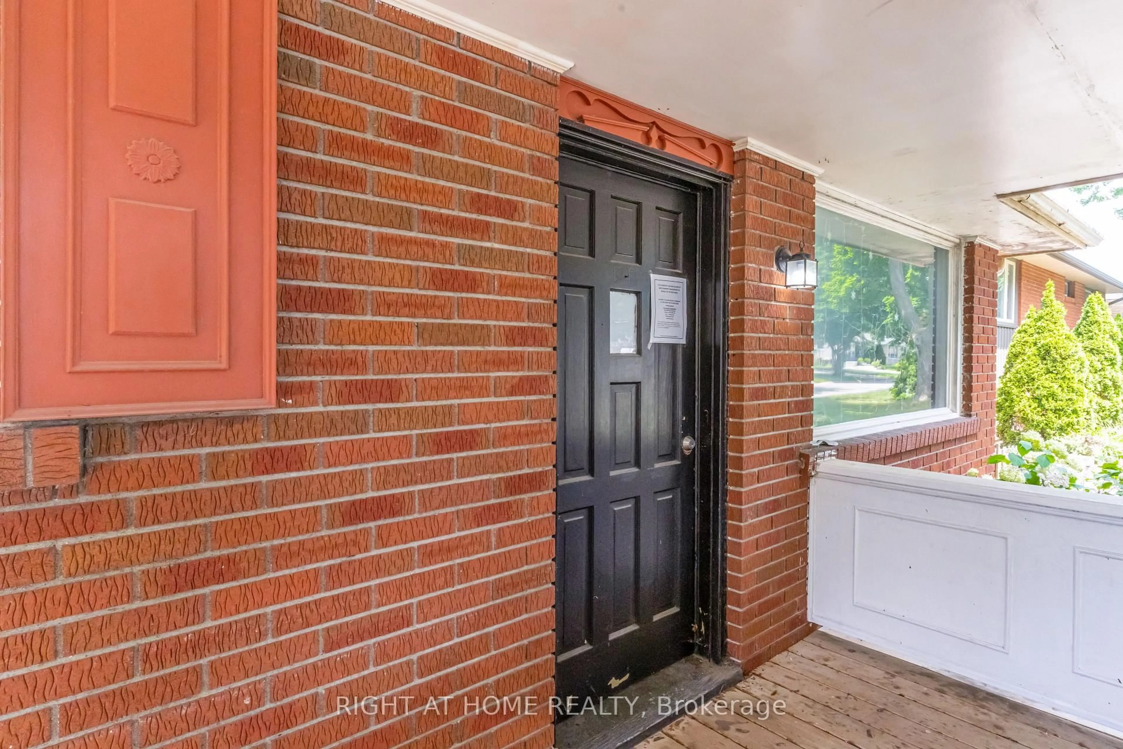 Unknown for 17 TOULON Cres, London East Ontario N5V 1J4