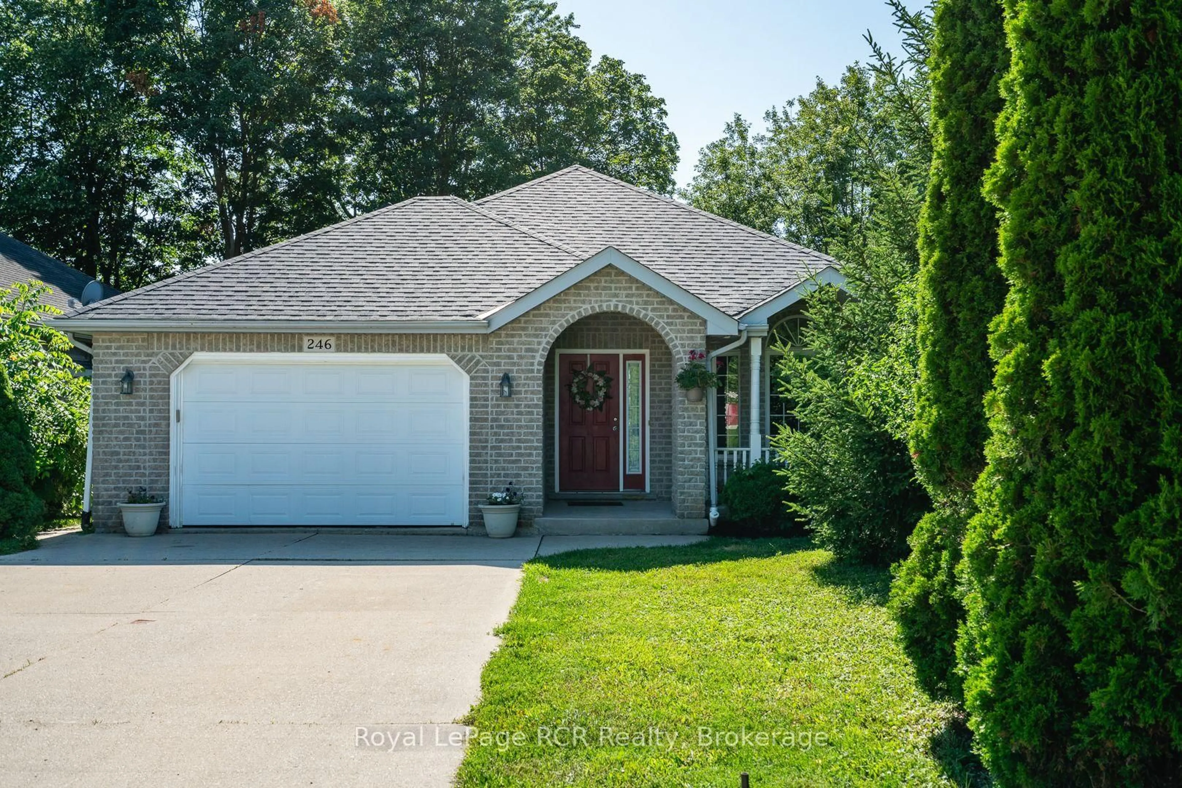 Unknown for 246 16th Avenue Cres, Hanover Ontario N4N 3V3
