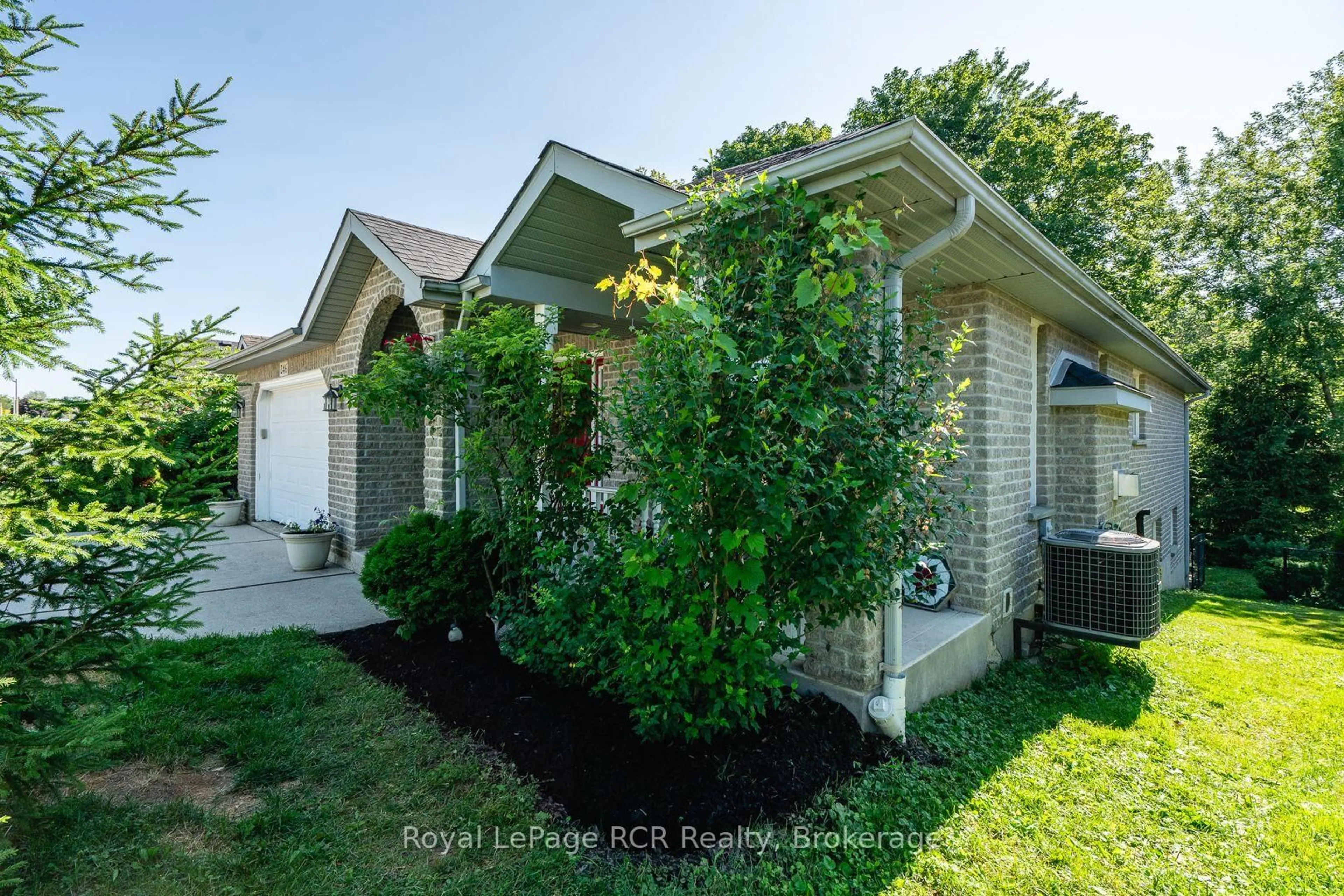Unknown for 246 16th Avenue Cres, Hanover Ontario N4N 3V3
