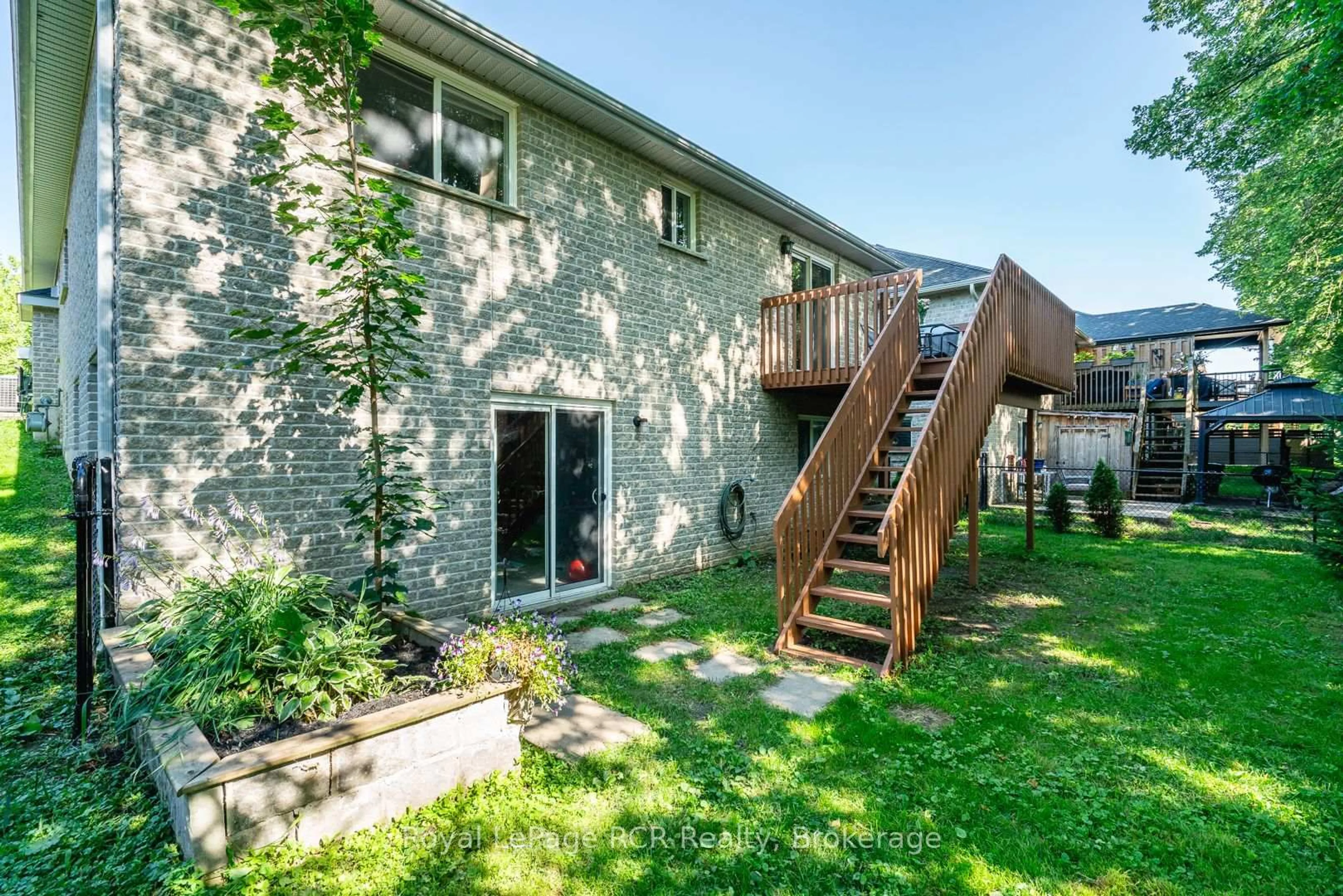 Patio, unknown for 246 16th Avenue Cres, Hanover Ontario N4N 3V3