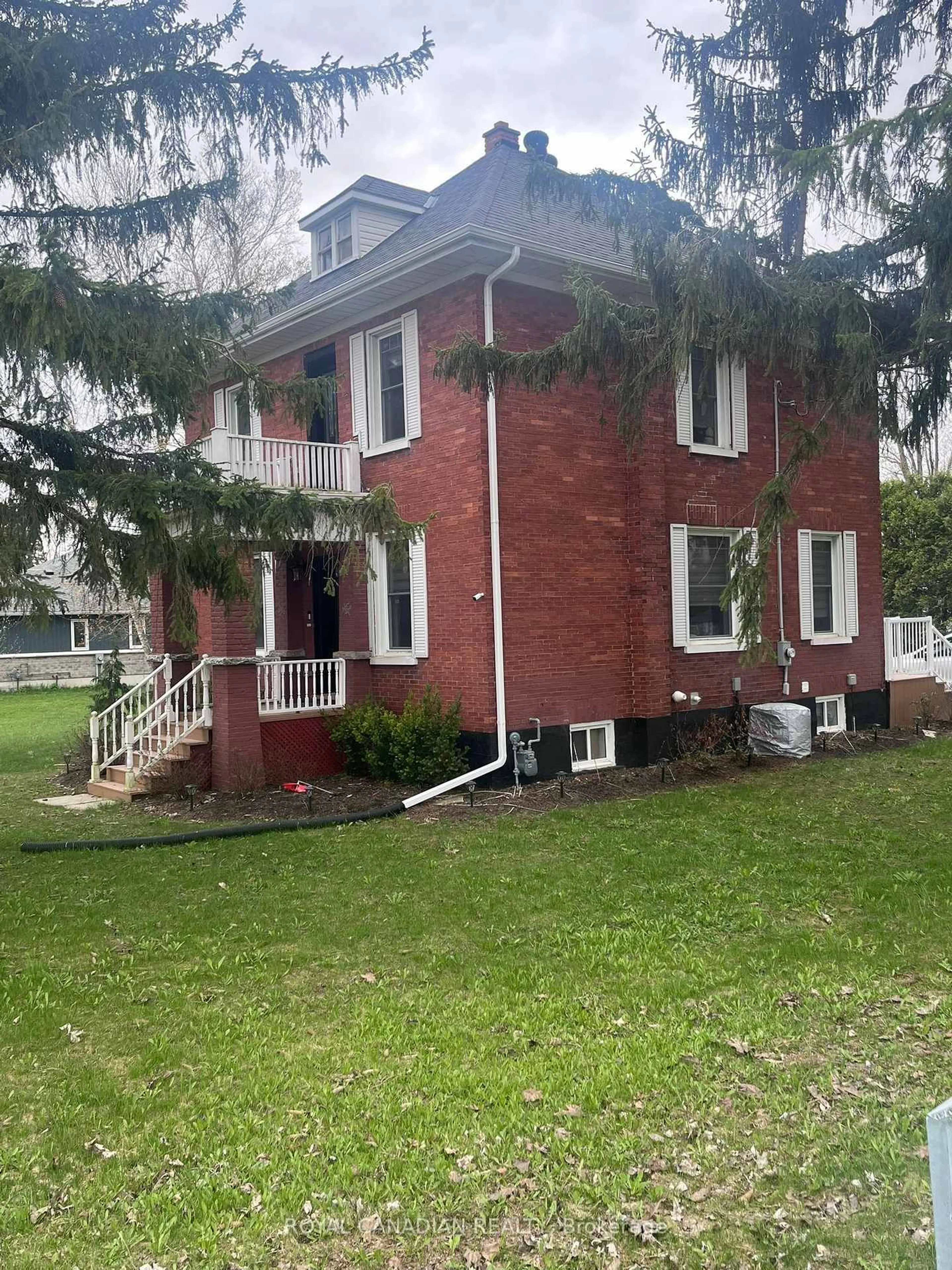 Home with brick exterior material, unknown for 131 Elora St, Minto Ontario N0G 1Z0