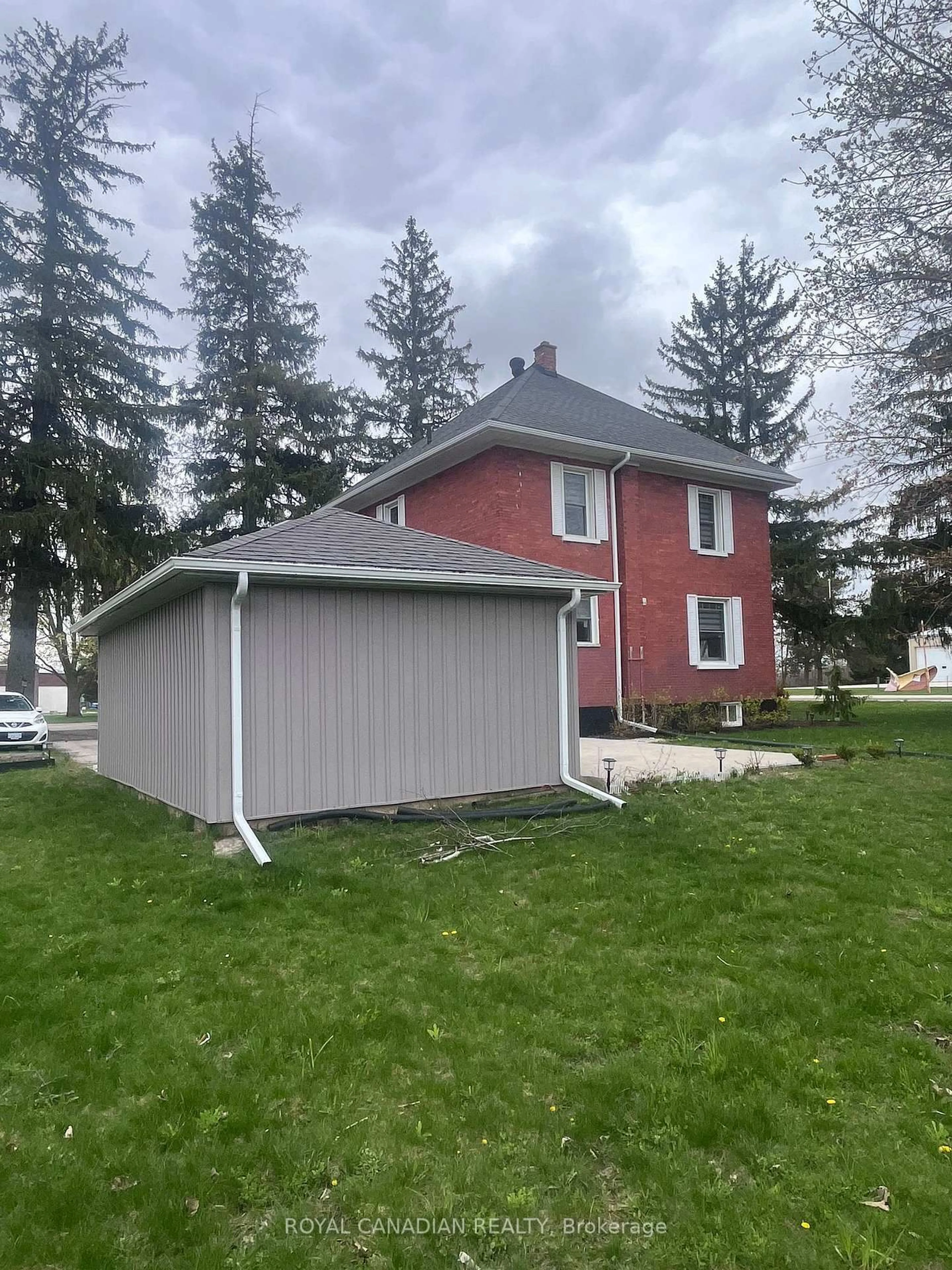 Home with vinyl exterior material, street for 131 Elora St, Minto Ontario N0G 1Z0