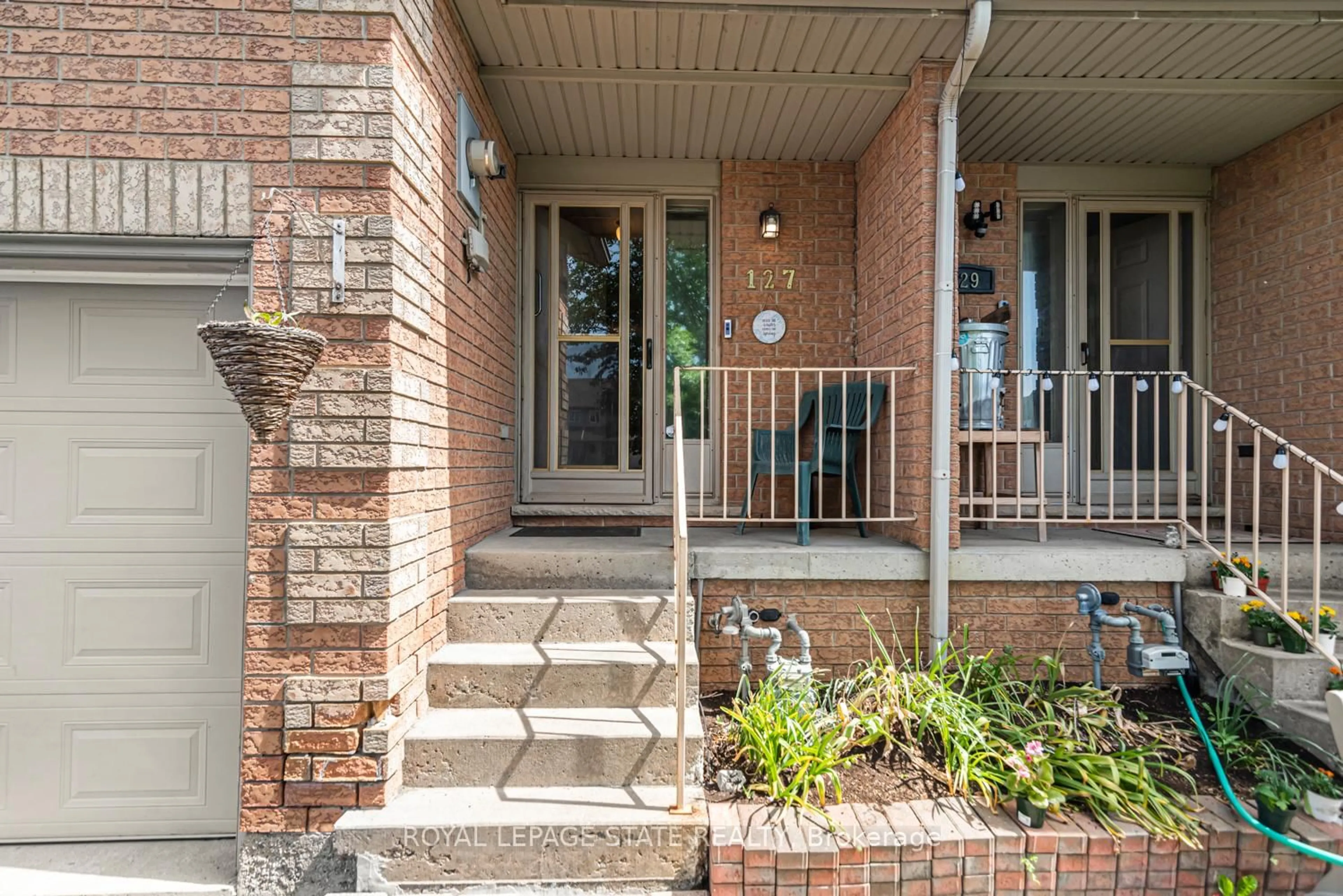 Unknown for 127 Terni Blvd, Hamilton Ontario L8W 3W4