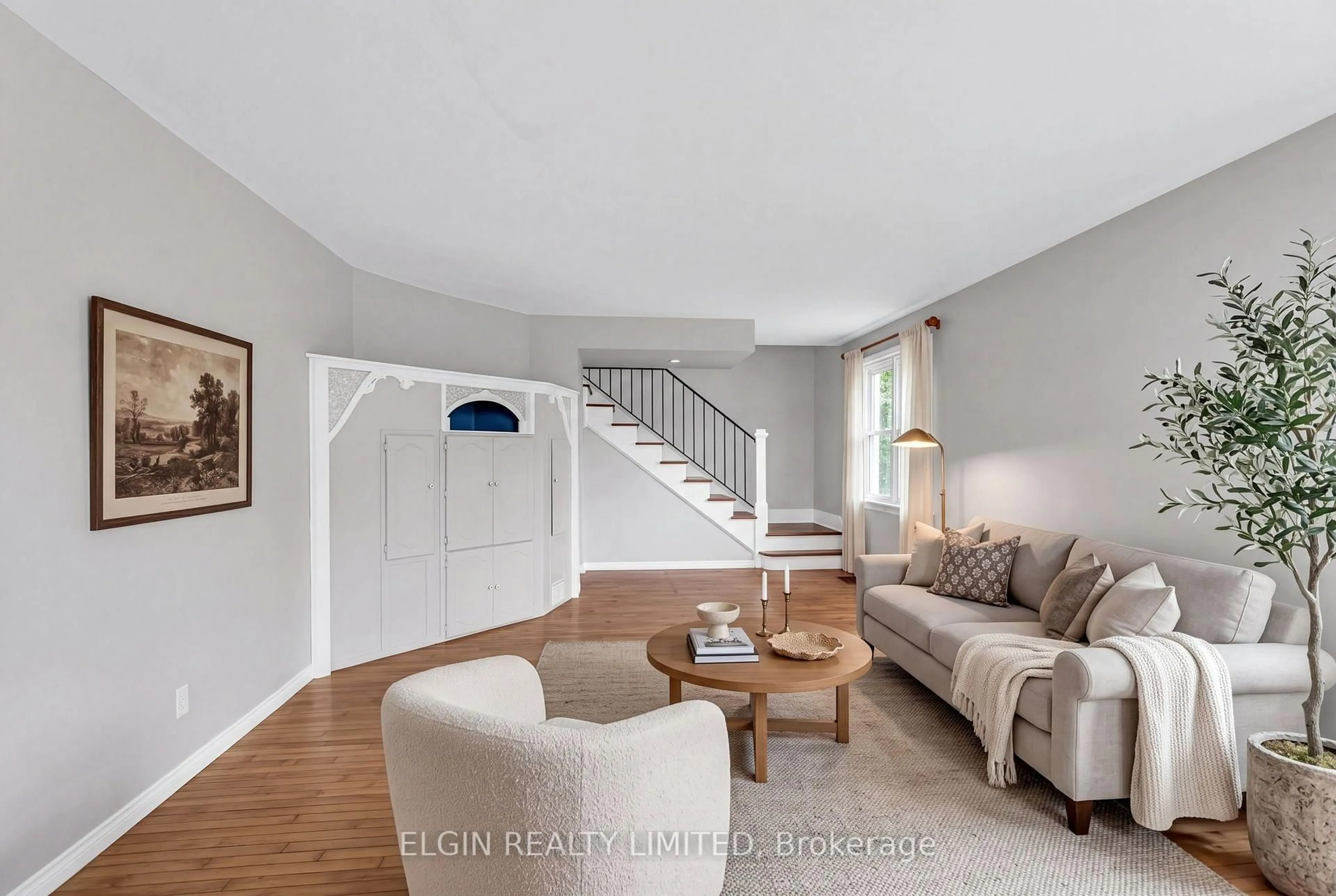 Living room with furniture, unknown for 43212 Southdale Line, St. Thomas Ontario N5R 6G1