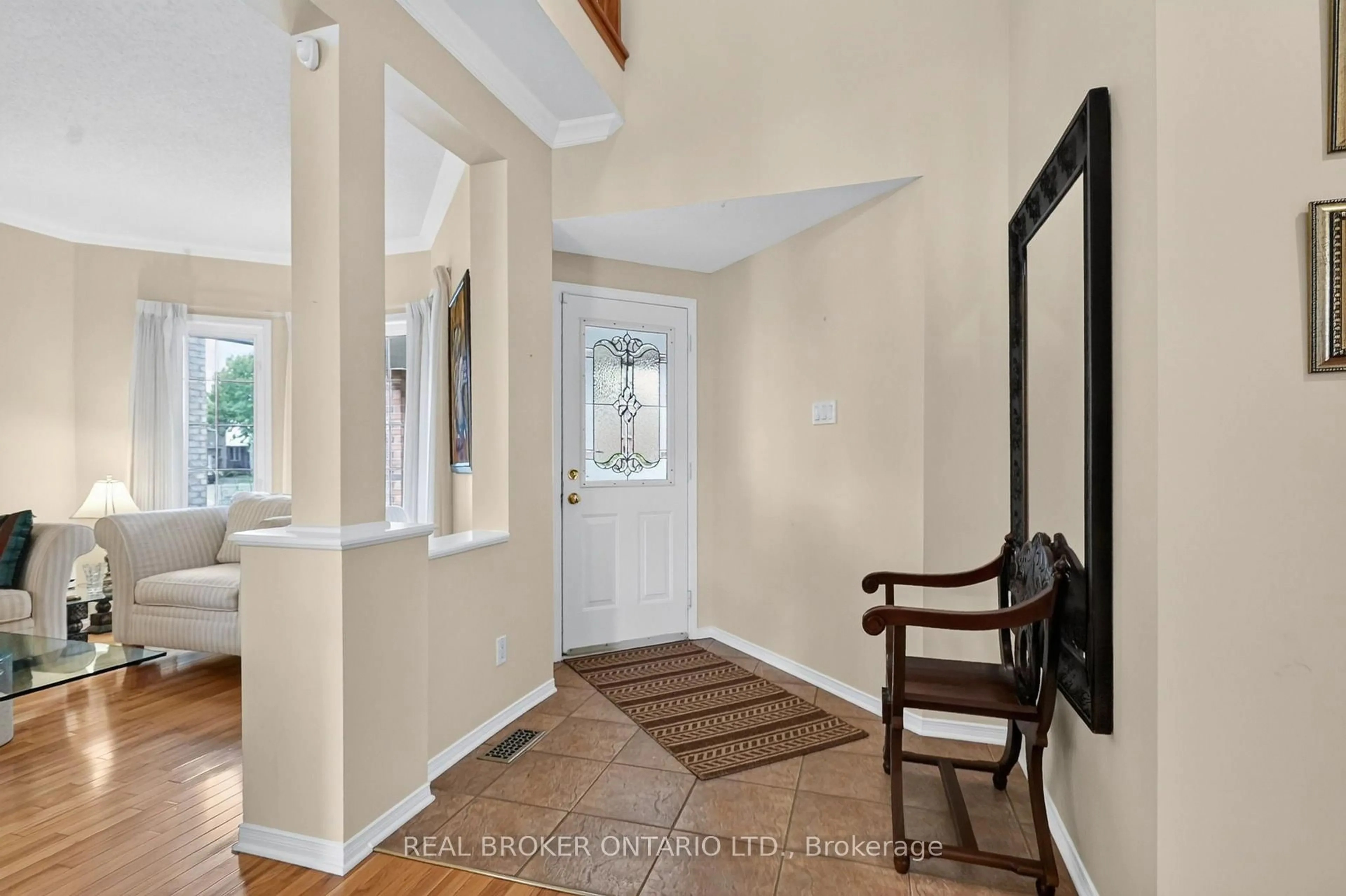 Indoor entryway for 157 Fairlop Way, Ottawa Ontario K2J 5B8