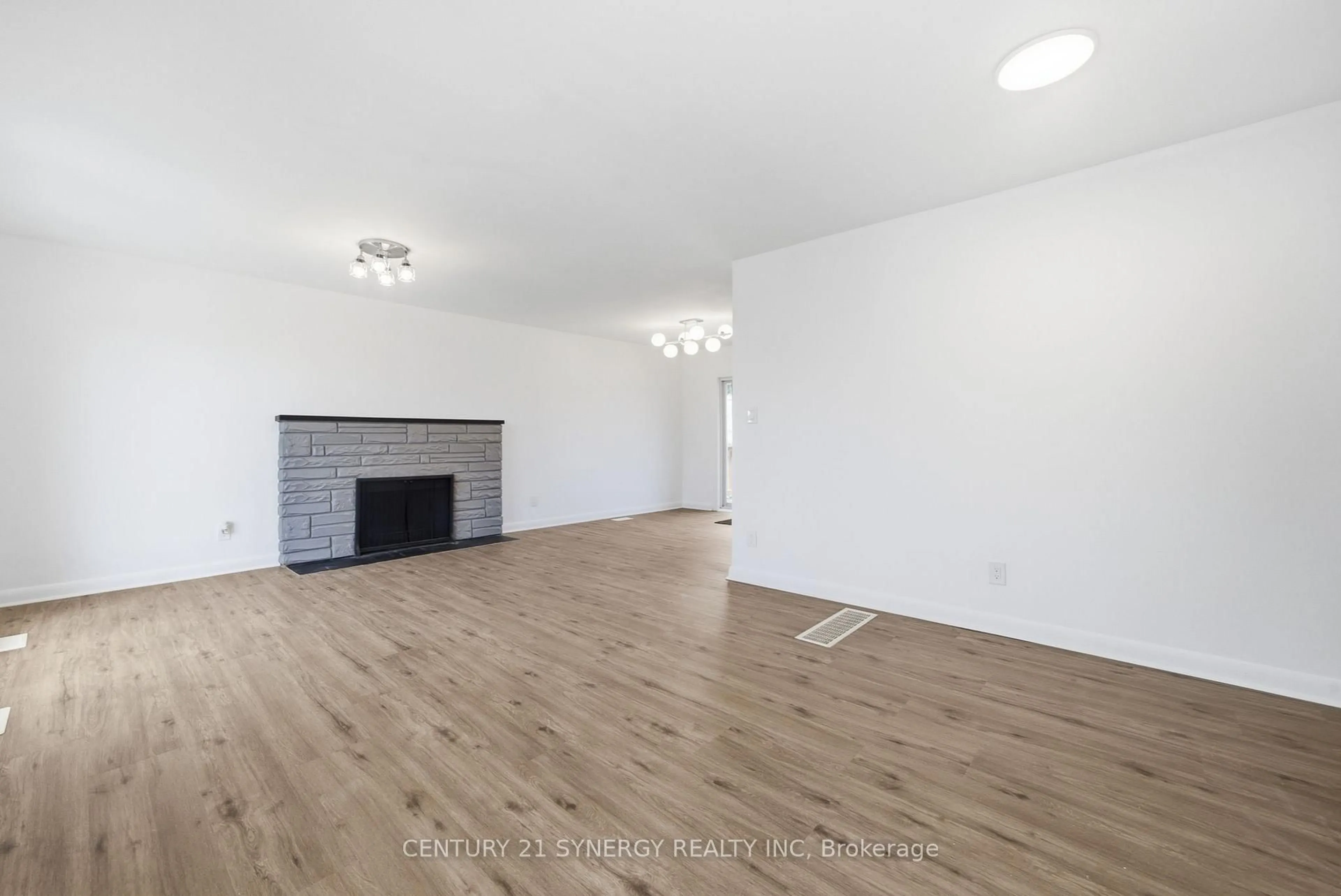 A pic of a room for 95 West St, Quinte West Ontario K8V 2M3