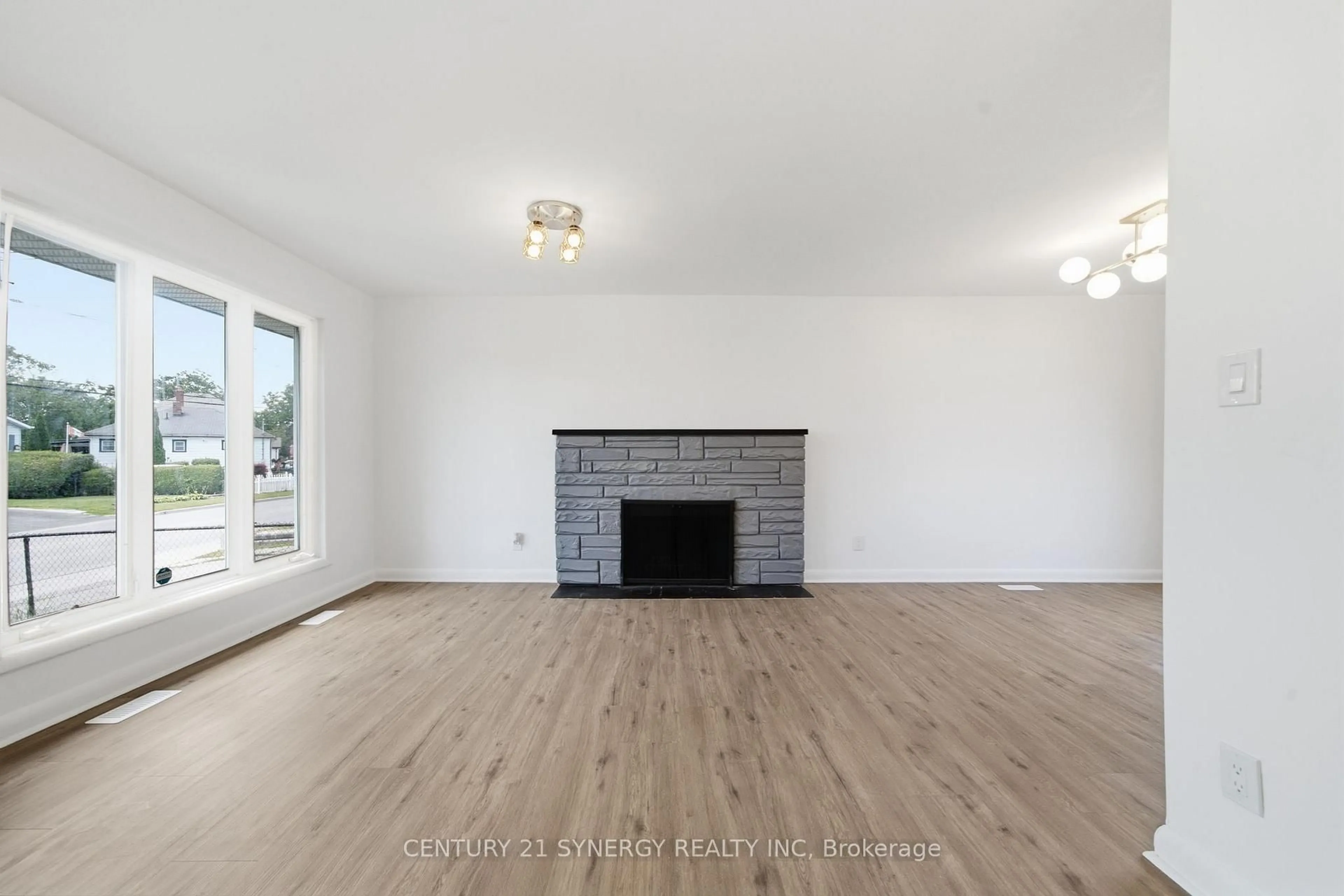 A pic of a room for 95 West St, Quinte West Ontario K8V 2M3