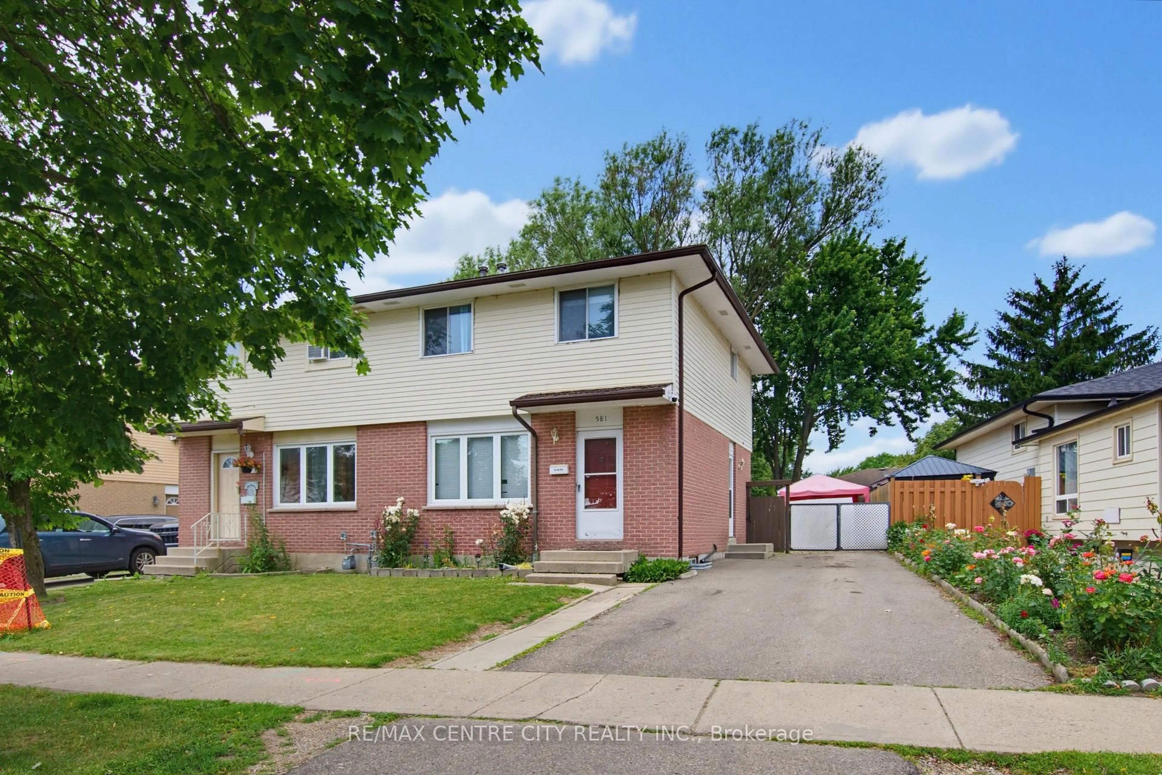 Unknown for 581 Deveron Cres, London South Ontario N5Z 4M4