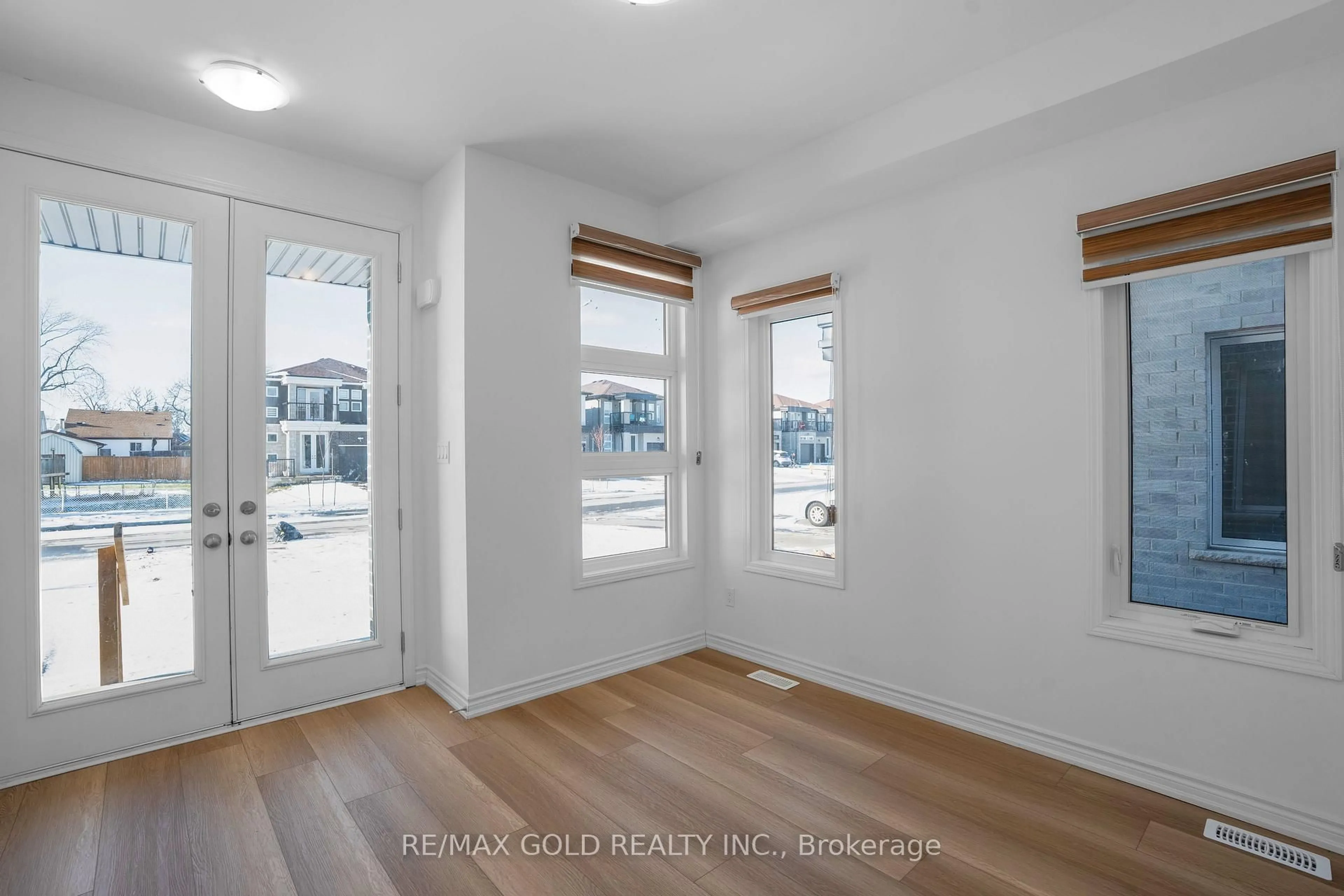 Indoor entryway for 222 Pilkington St, Thorold Ontario L2V 0N5