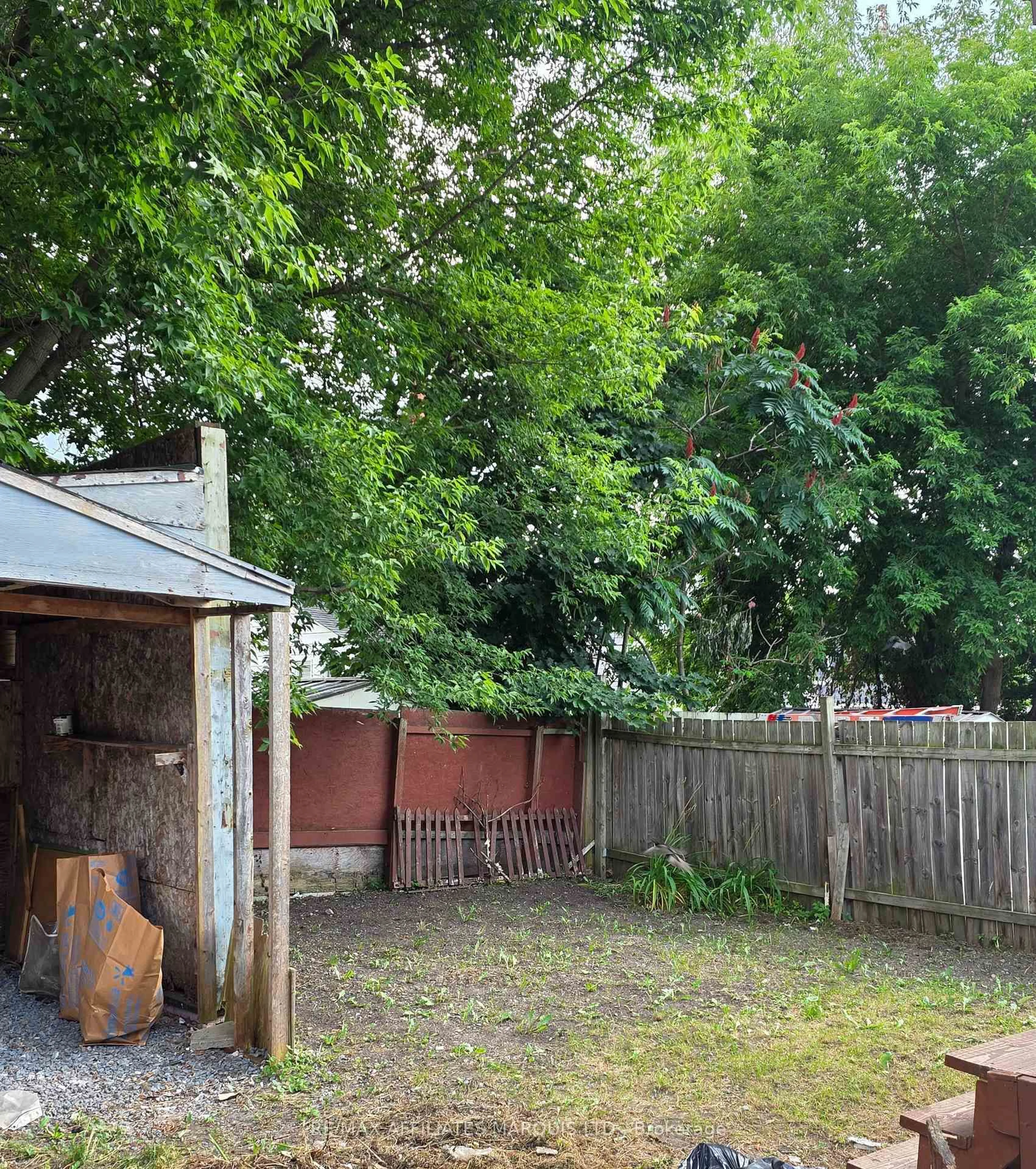 Shed for 512 First St, Cornwall Ontario K6J 1E1