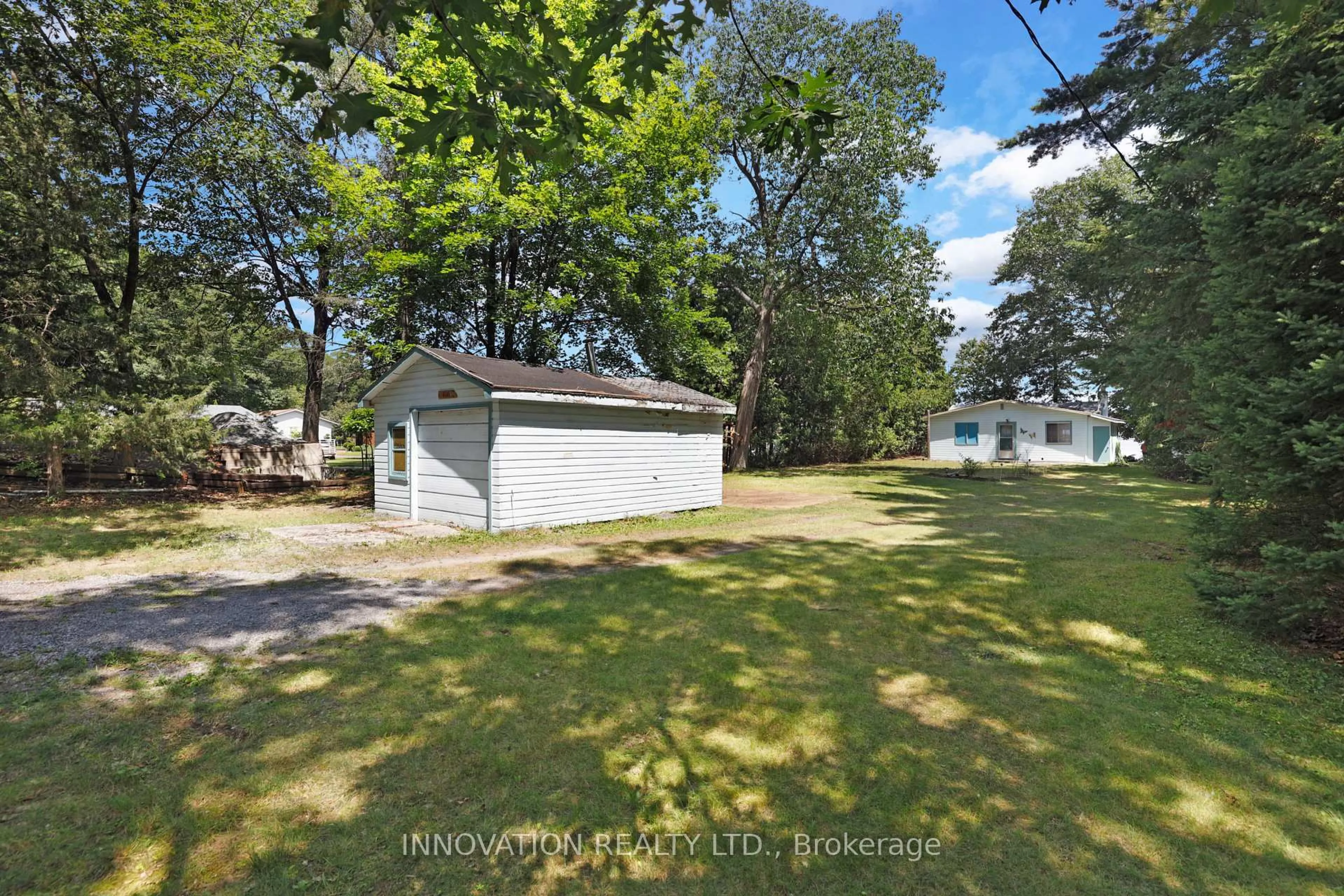 A pic from outside/outdoor area/front of a property/back of a property/a pic from drone, water/lake/river/ocean view for 186 Bayview Dr, Ottawa Ontario K0A 3M0