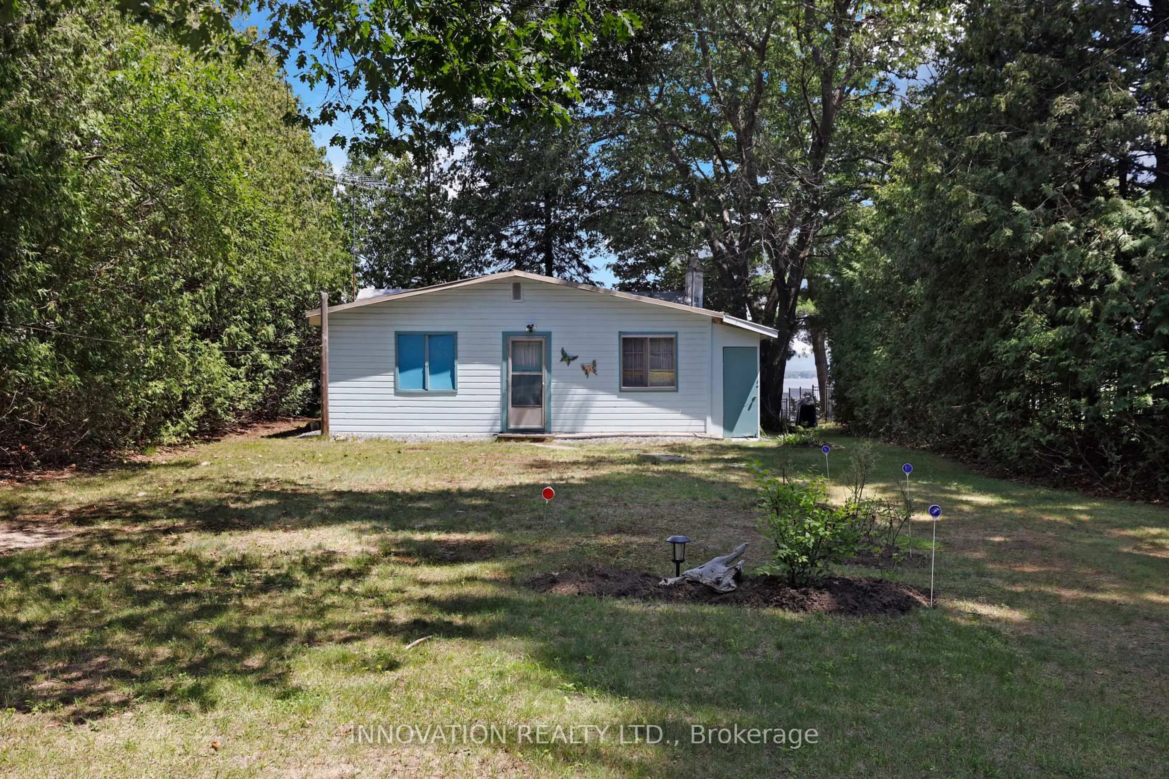 Home with vinyl exterior material, unknown for 186 Bayview Dr, Ottawa Ontario K0A 3M0