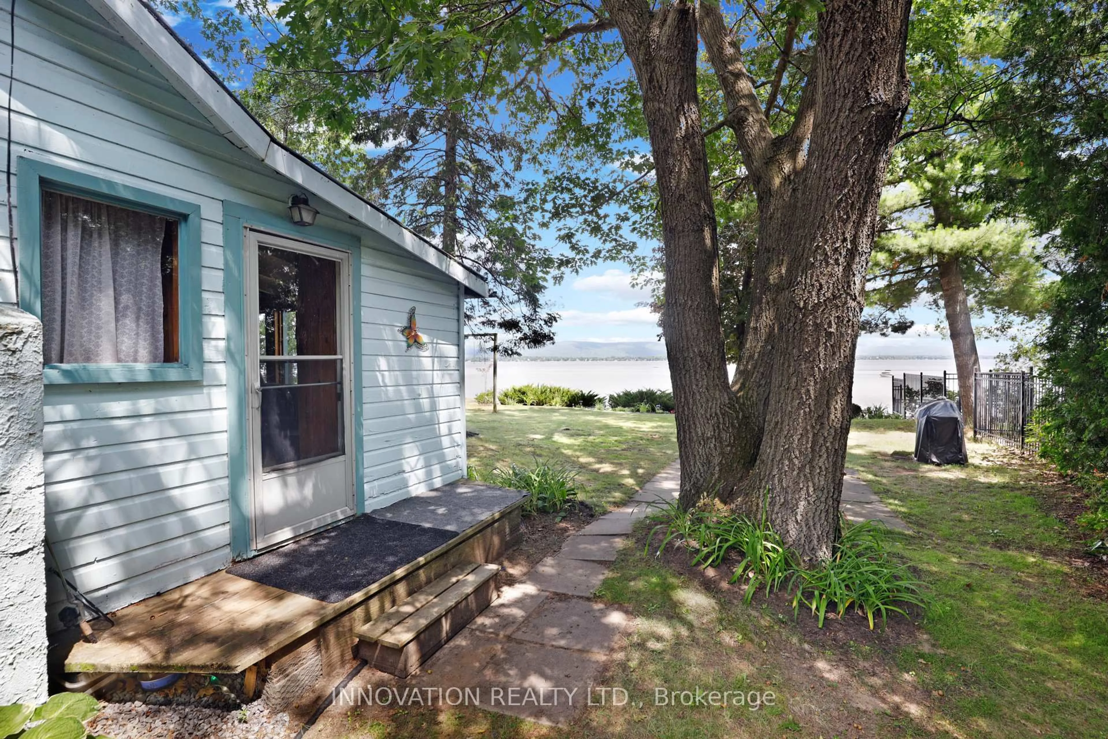 Patio, water/lake/river/ocean view for 186 Bayview Dr, Ottawa Ontario K0A 3M0