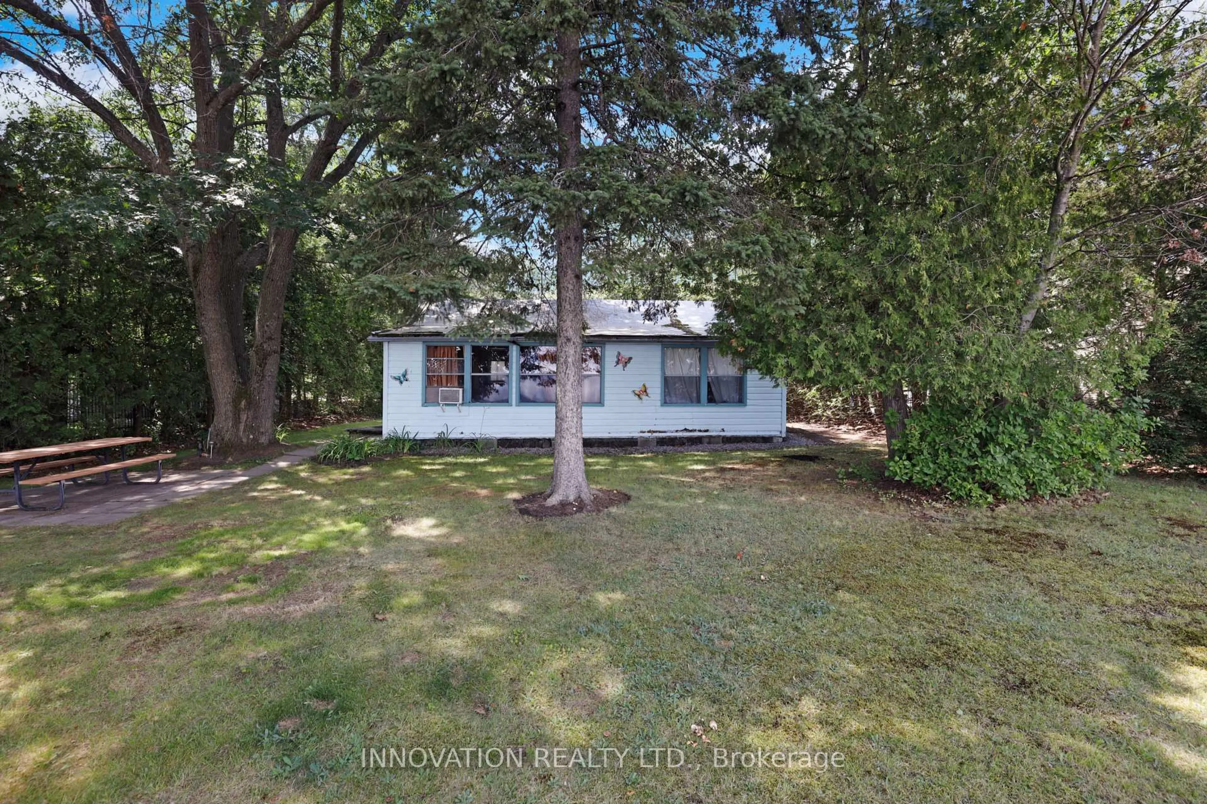 A pic from outside/outdoor area/front of a property/back of a property/a pic from drone, unknown for 186 Bayview Dr, Ottawa Ontario K0A 3M0