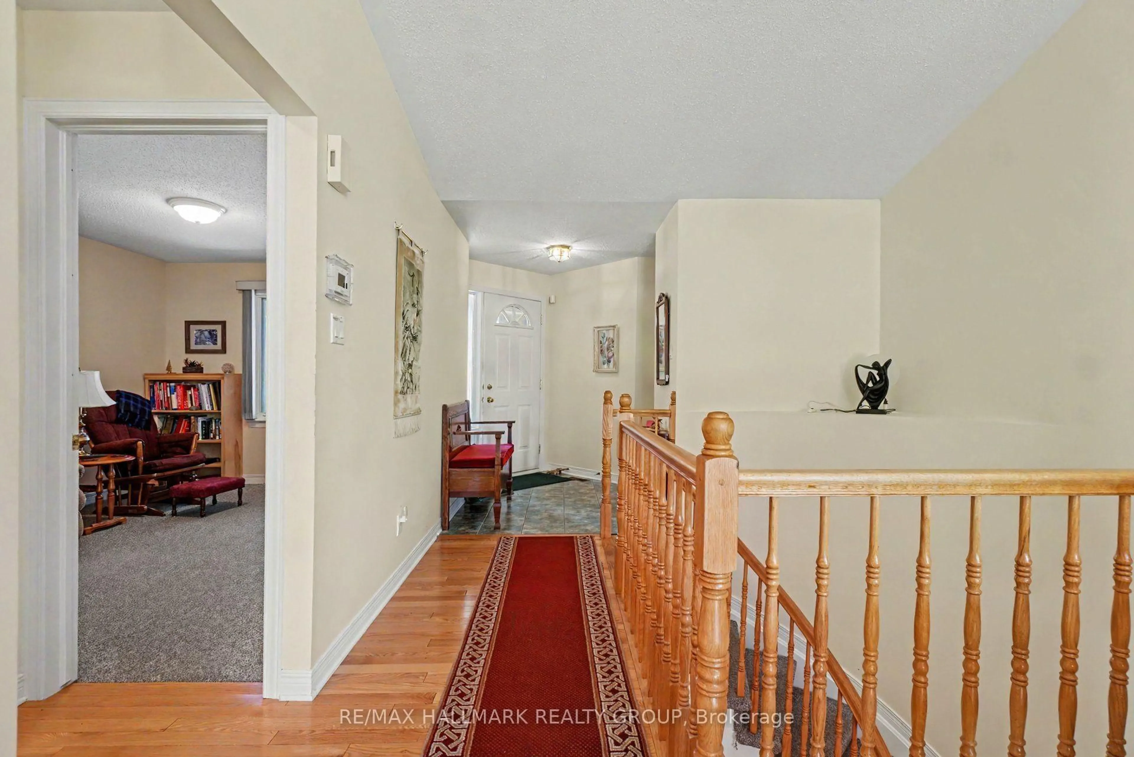 Indoor foyer for 13 Waterthrush Cres, Kanata Ontario K2M 2V2