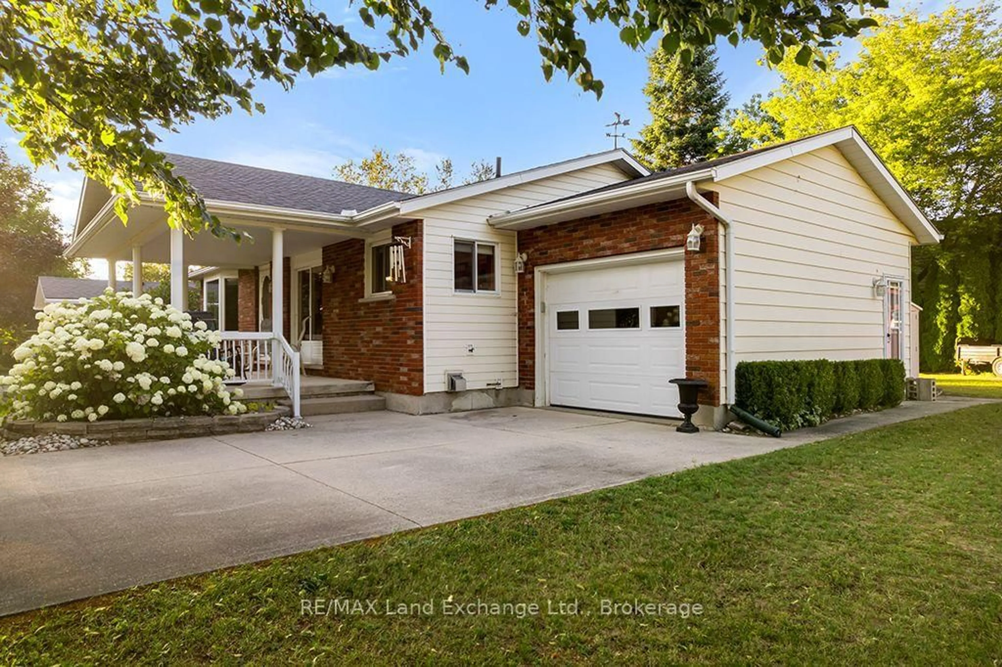 Home with brick exterior material, street for 334 Cole Blvd, Saugeen Shores Ontario N0H 2L0