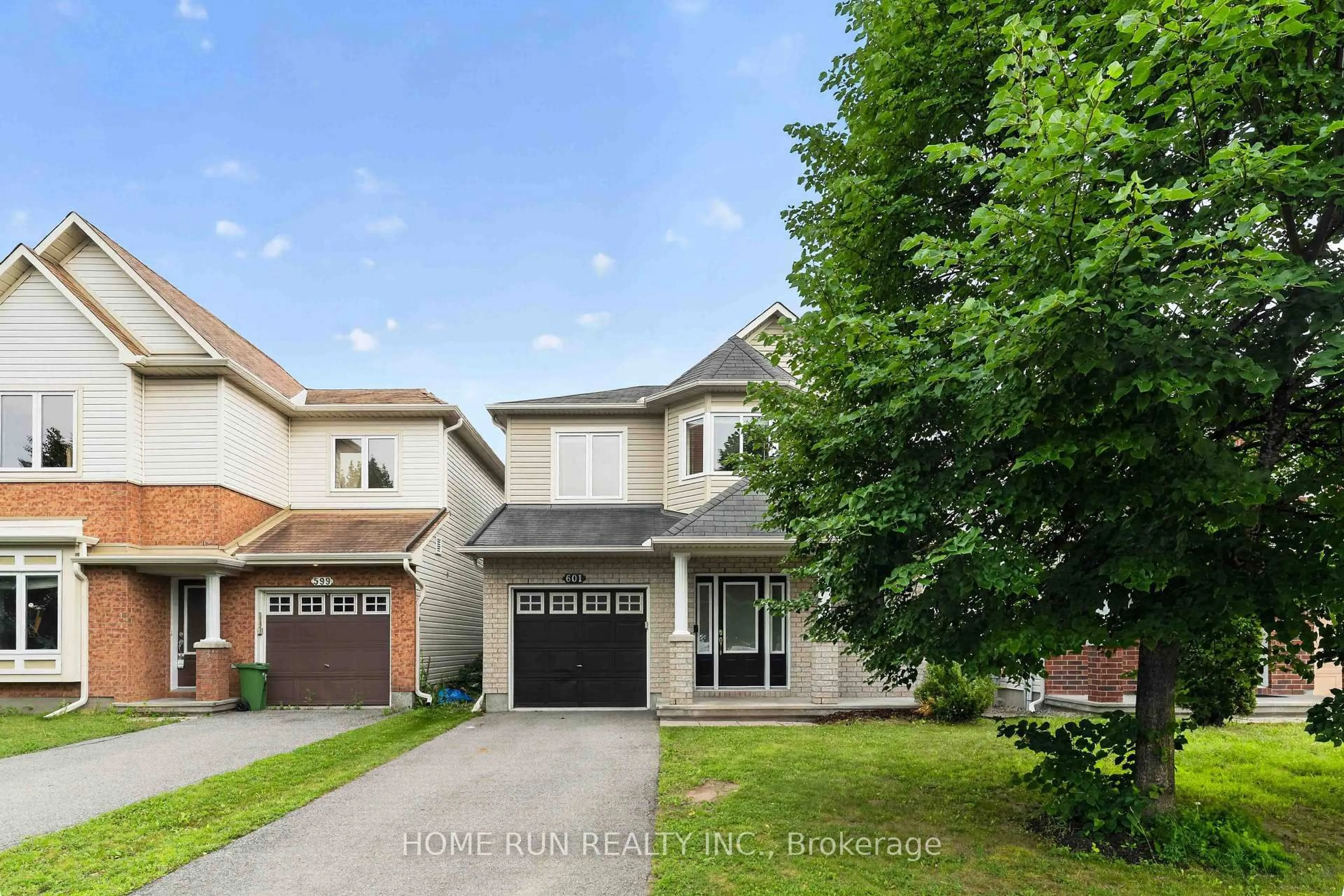 A pic from outside/outdoor area/front of a property/back of a property/a pic from drone, street for 601 Paul Metivier Dr, Ottawa Ontario K2J 0X9
