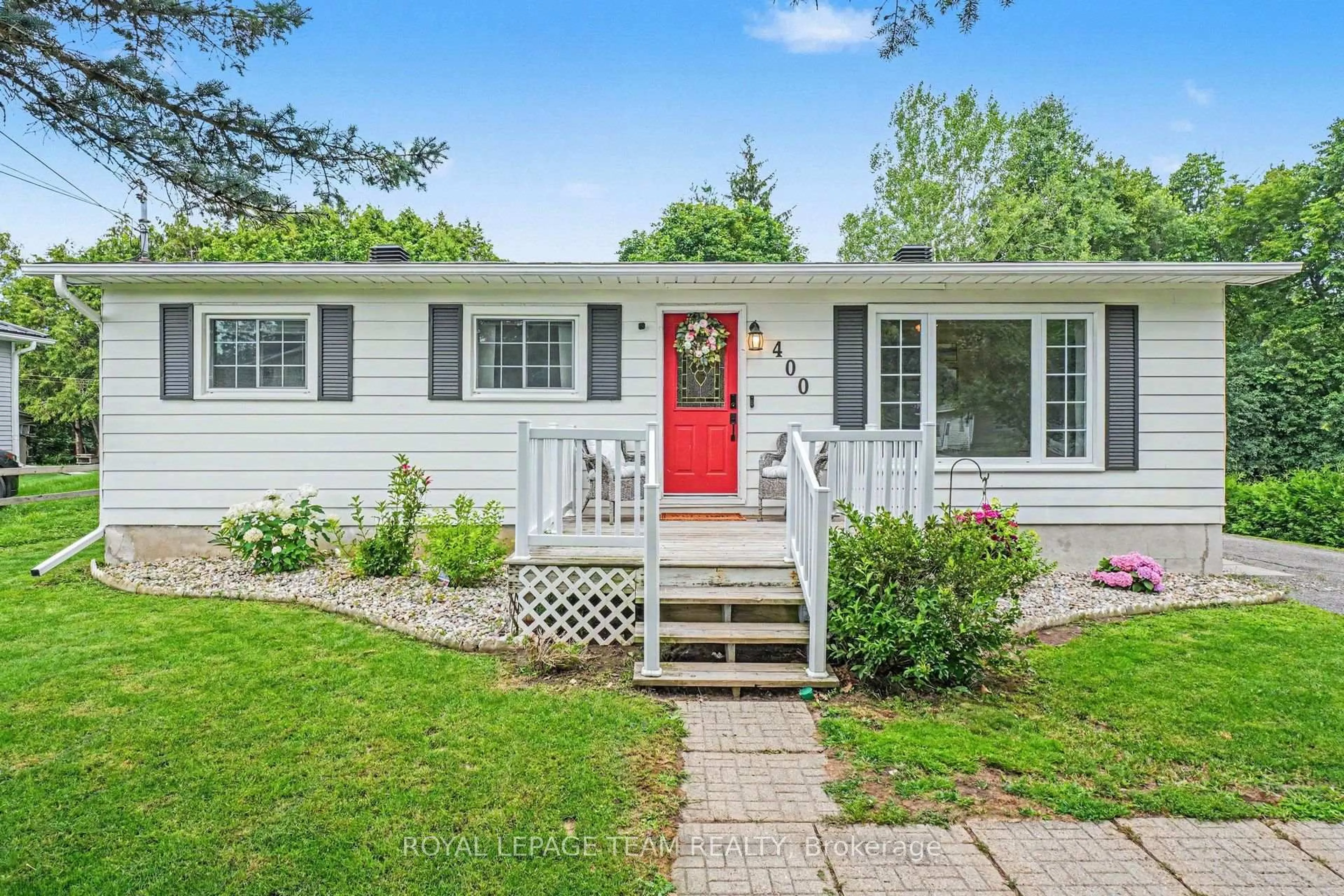 Home with vinyl exterior material, street for 400 Wylie St, Almonte Ontario K0A 1A0