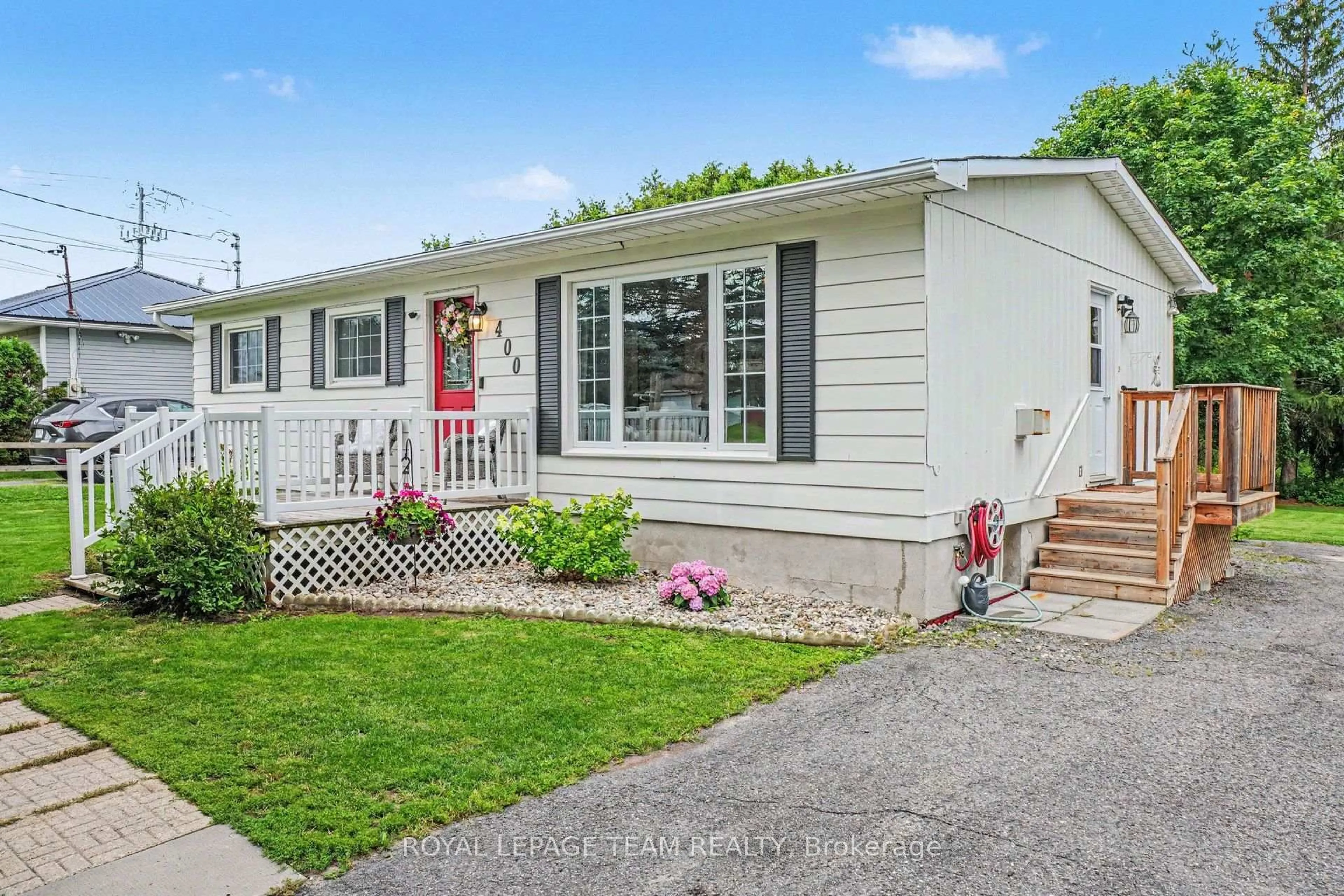 Home with vinyl exterior material, street for 400 Wylie St, Almonte Ontario K0A 1A0