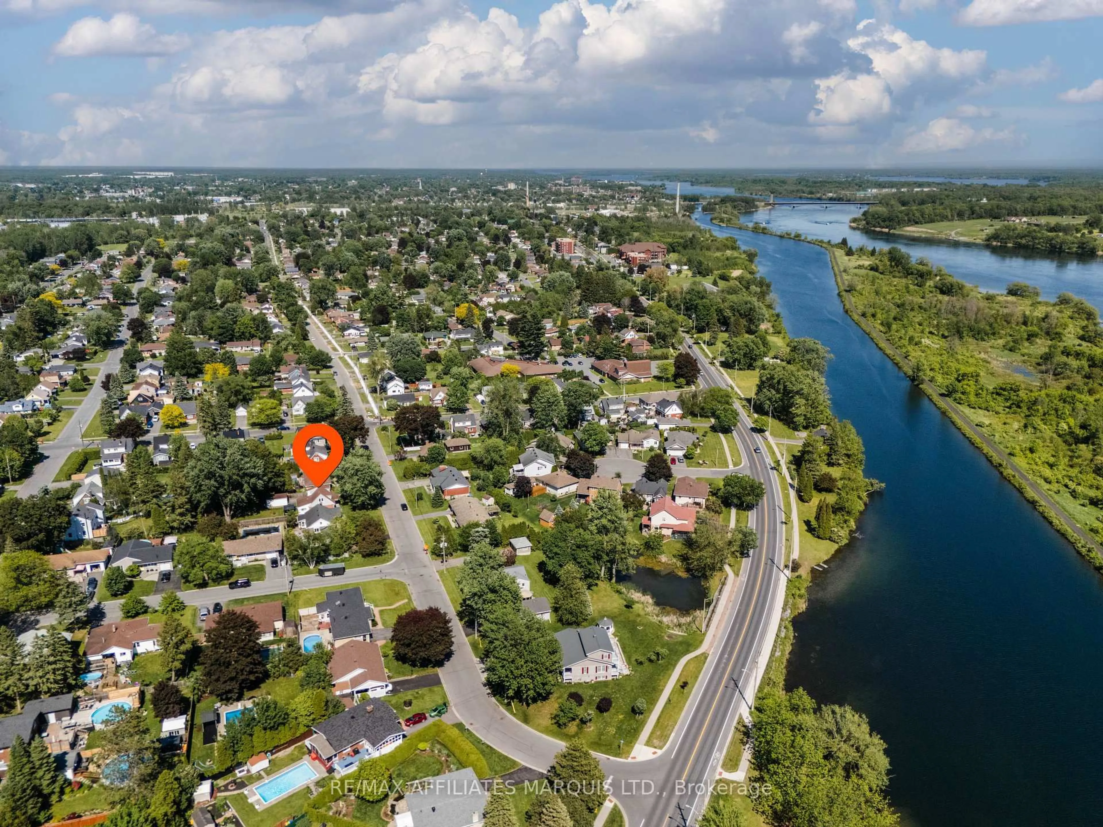 A pic from outside/outdoor area/front of a property/back of a property/a pic from drone, water/lake/river/ocean view for 1605 Queen St, Cornwall Ontario K6J 1R7
