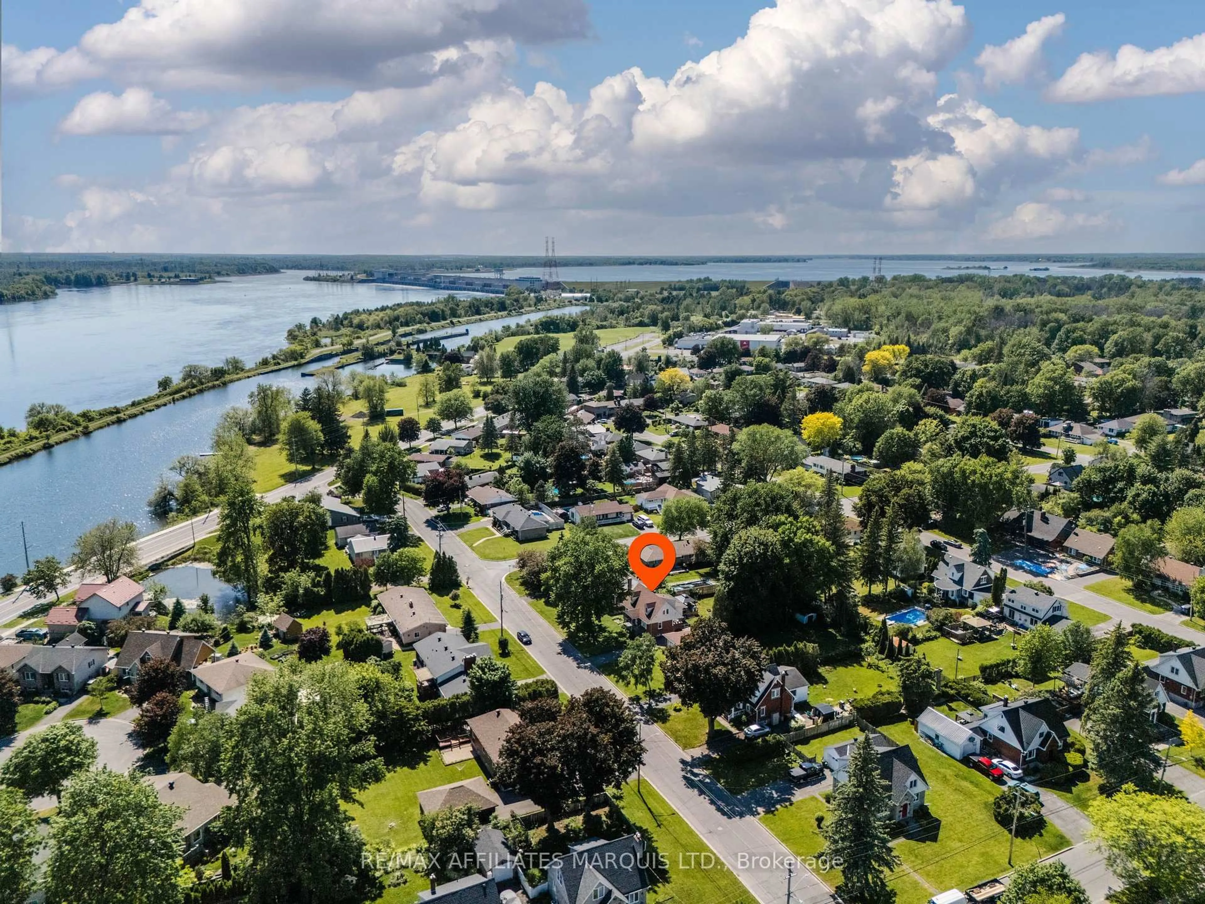 A pic from outside/outdoor area/front of a property/back of a property/a pic from drone, water/lake/river/ocean view for 1605 Queen St, Cornwall Ontario K6J 1R7