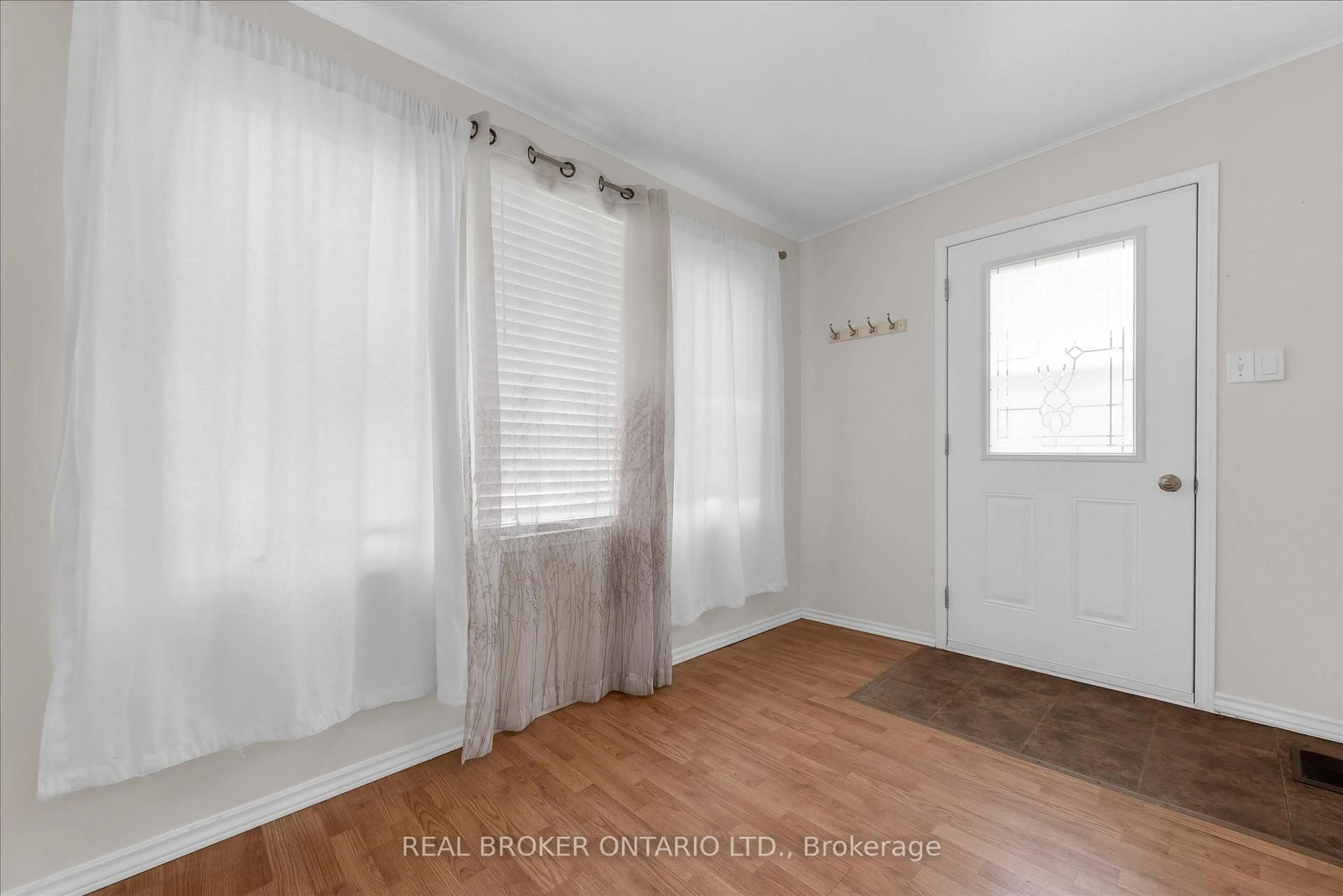 A pic of a room for 87 Bishop Rd, Welland Ontario L3B 2V4