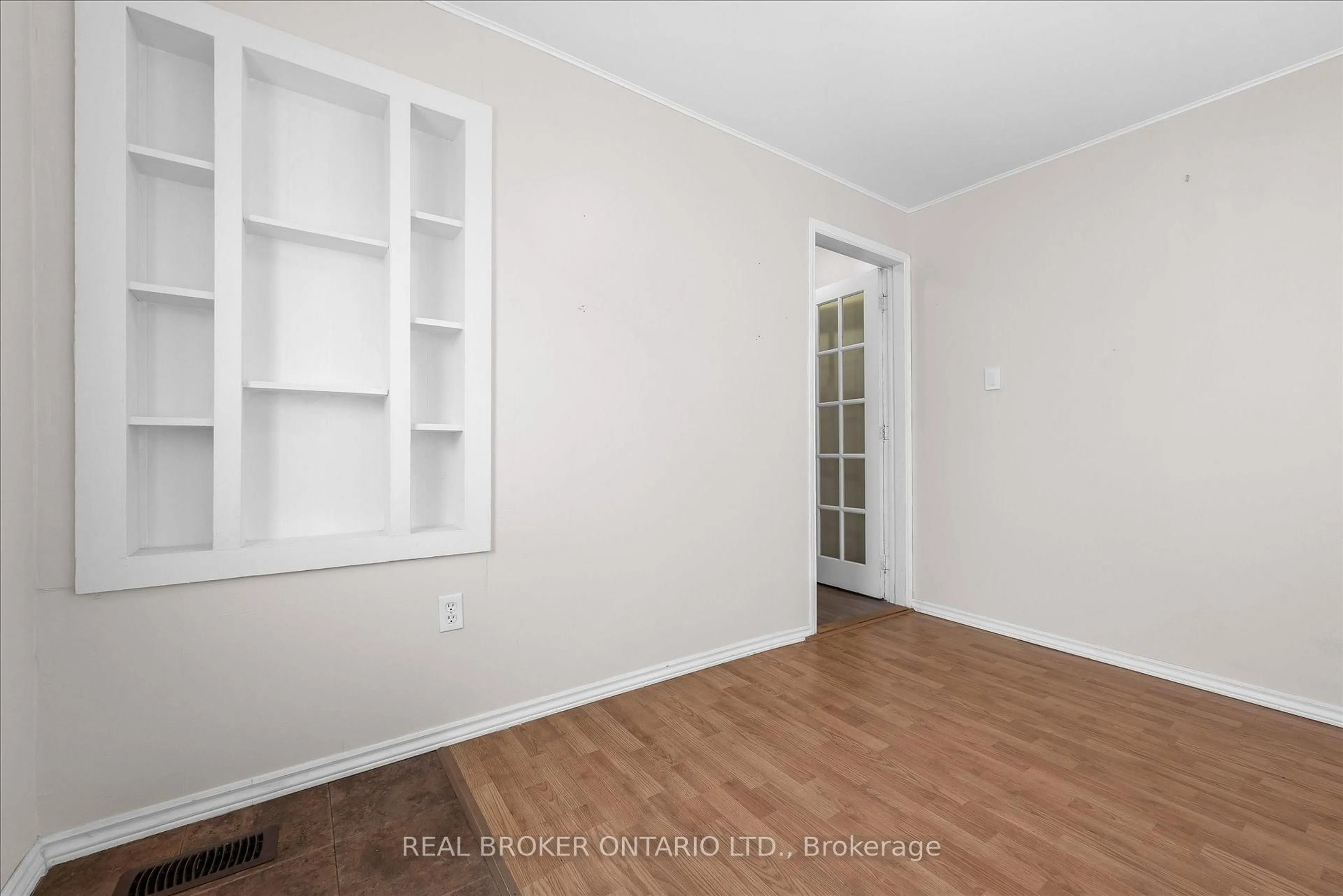 A pic of a room for 87 Bishop Rd, Welland Ontario L3B 2V4