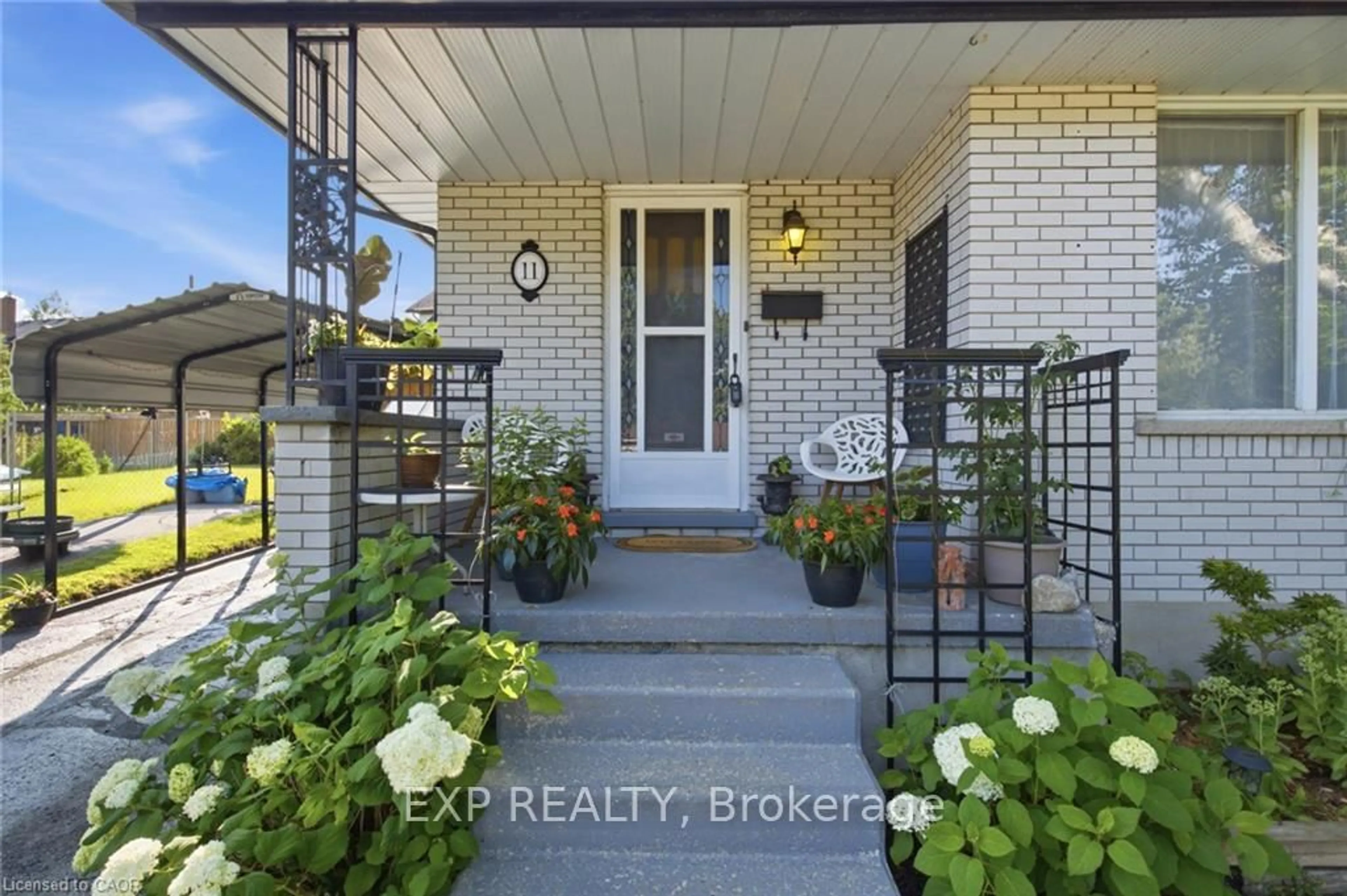 Indoor entryway for 11 Summit Cres, Guelph Ontario N1H 1S2