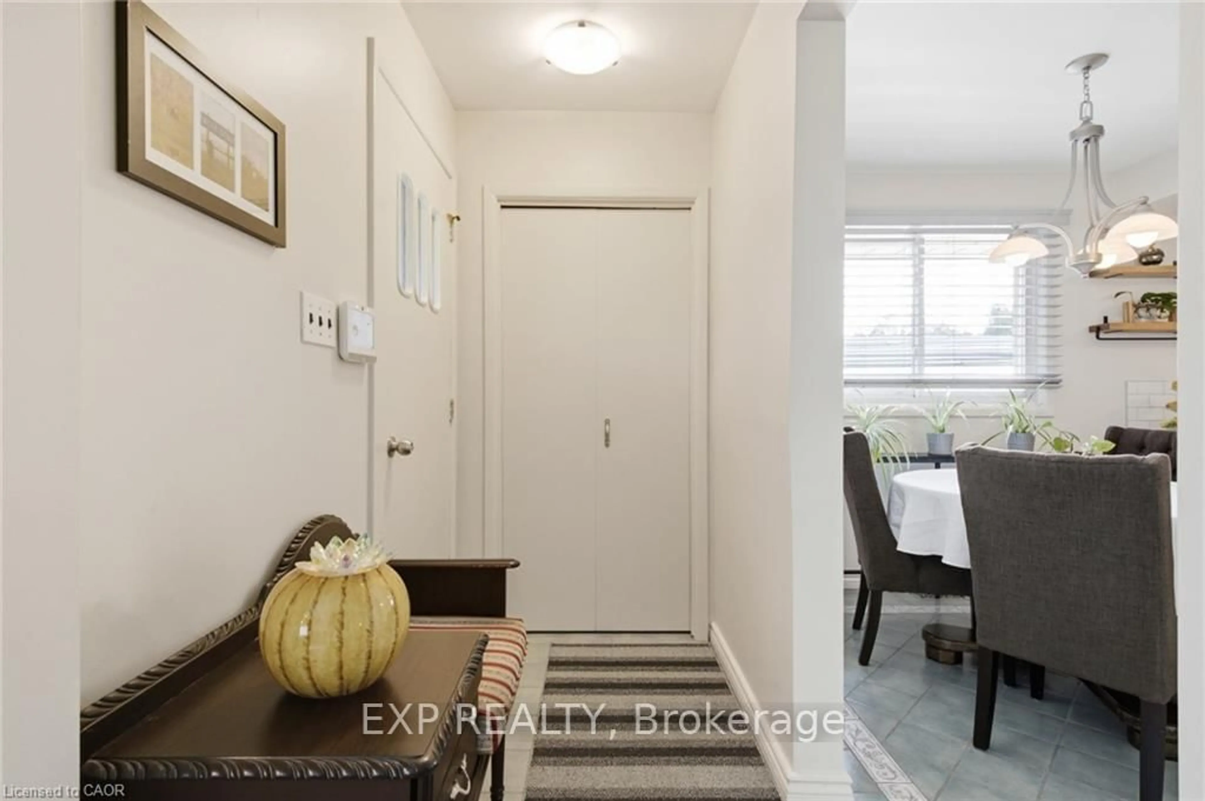 Indoor entryway for 11 Summit Cres, Guelph Ontario N1H 1S2