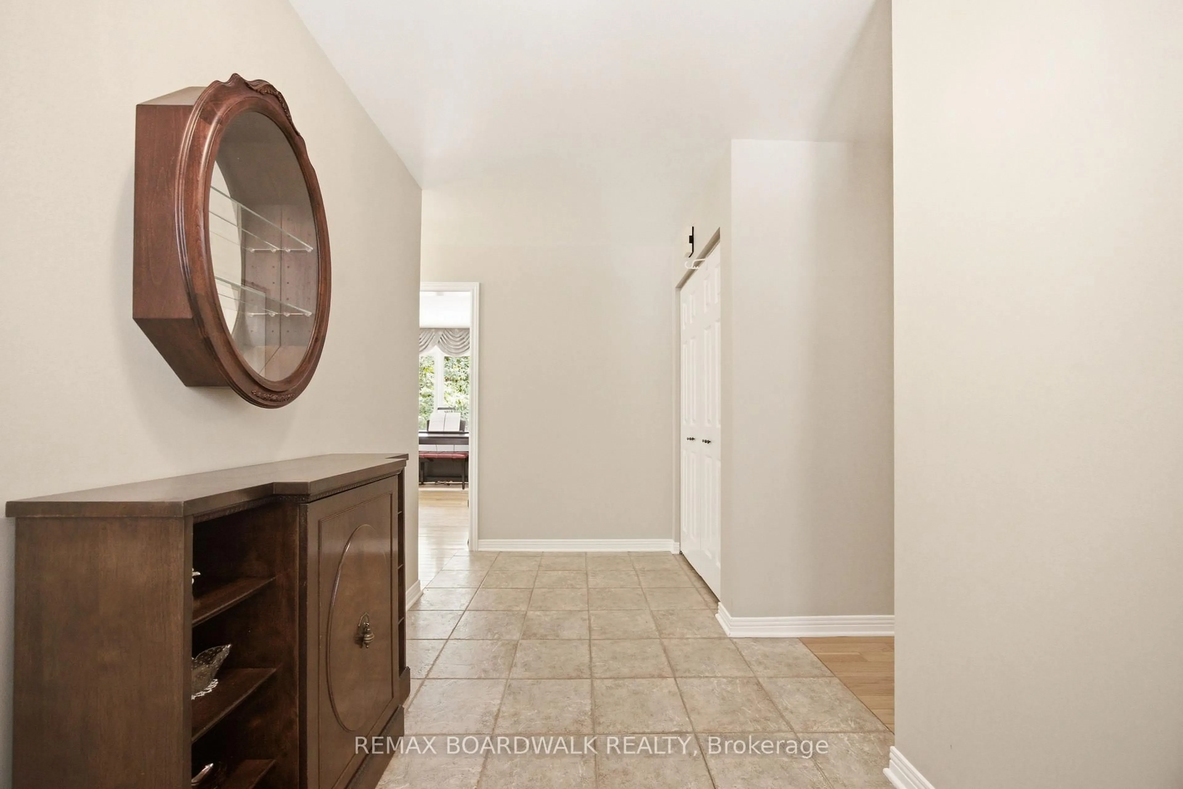 Indoor entryway for 398 Mccann Rd, Beckwith Ontario K7C 0T8