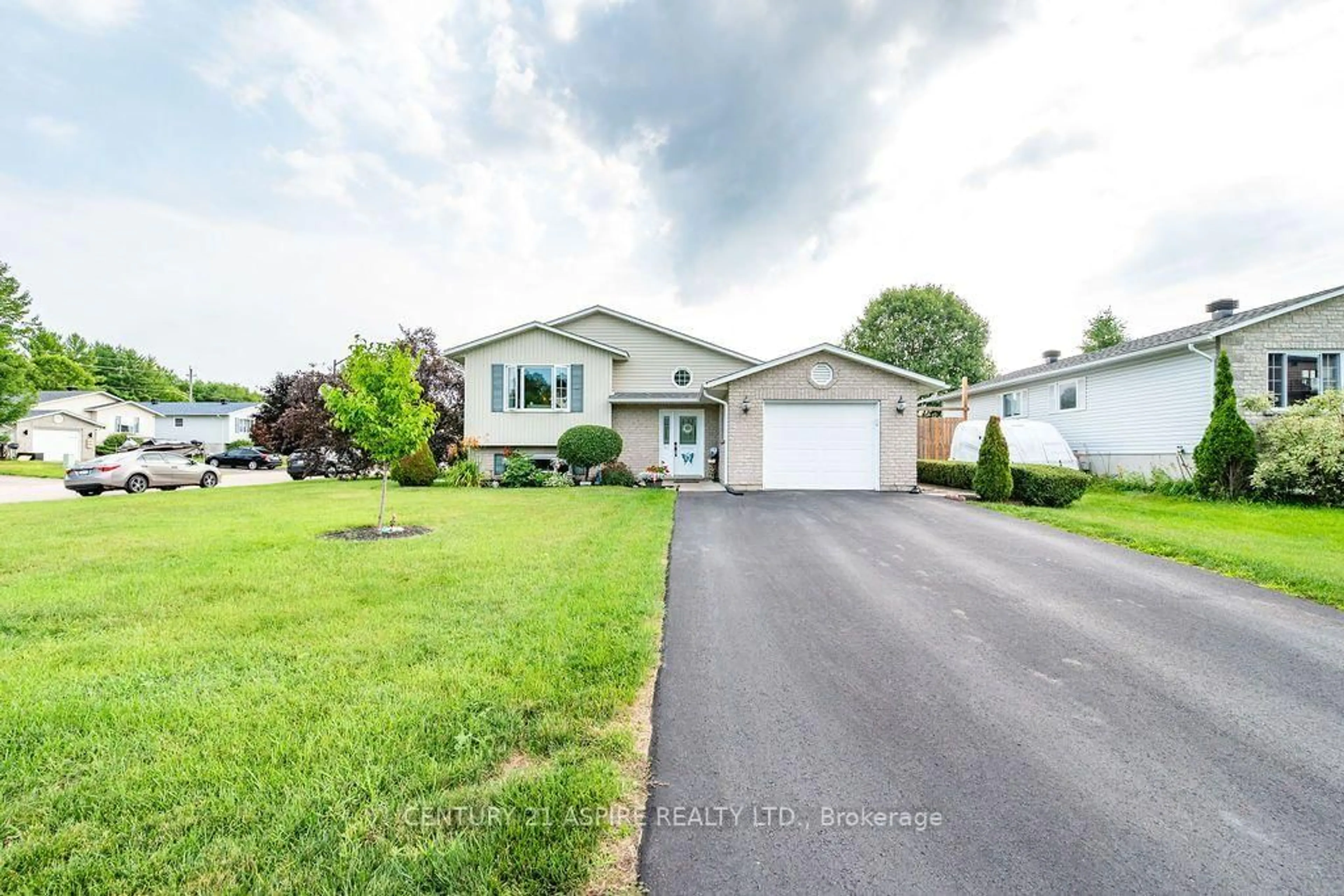 Unknown for 3 Highland Park Dr, Petawawa Ontario K8H 3S2