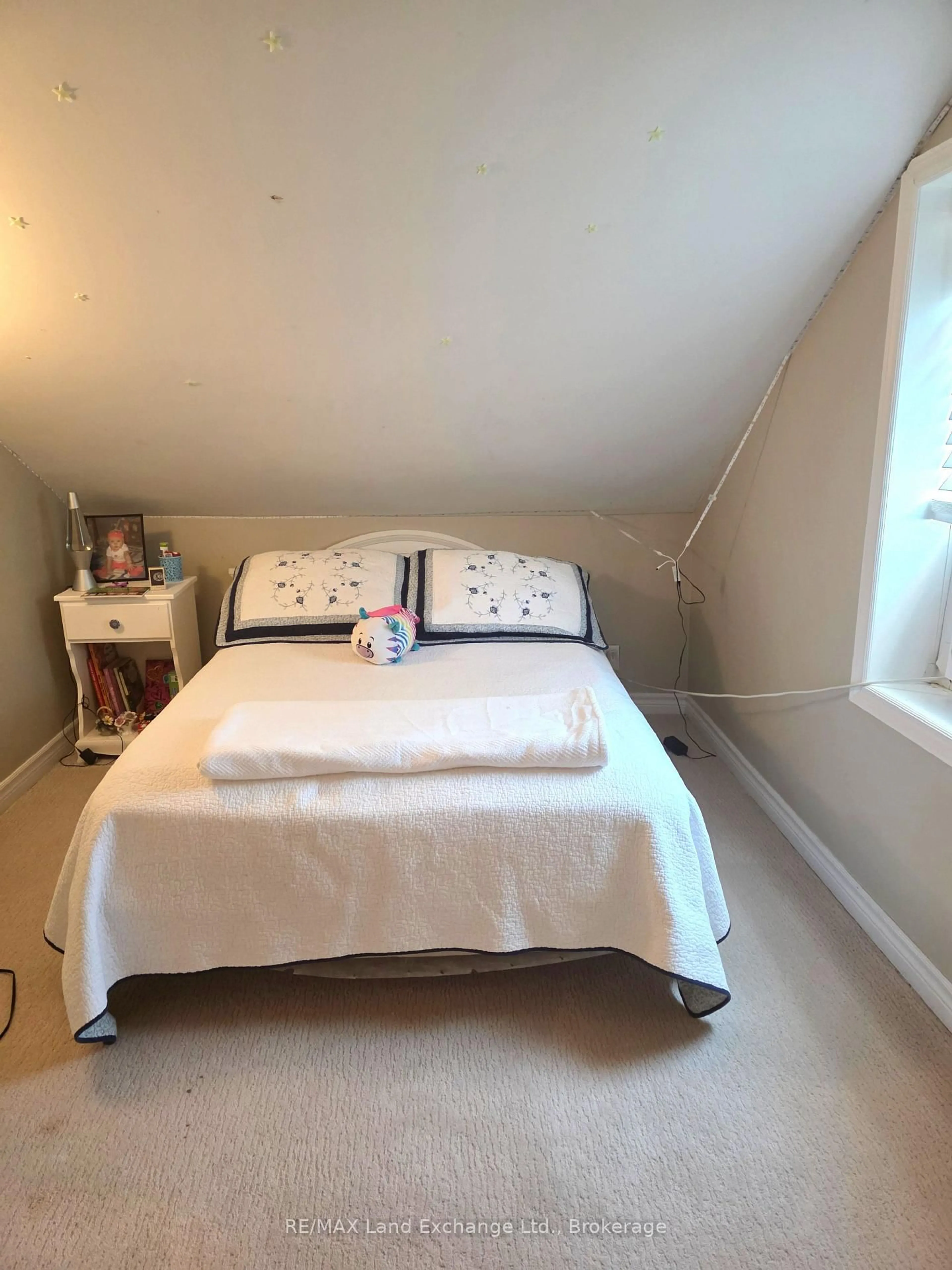 A pic of a room for 265 Queen St, Kincardine Ontario N2Z 2S6
