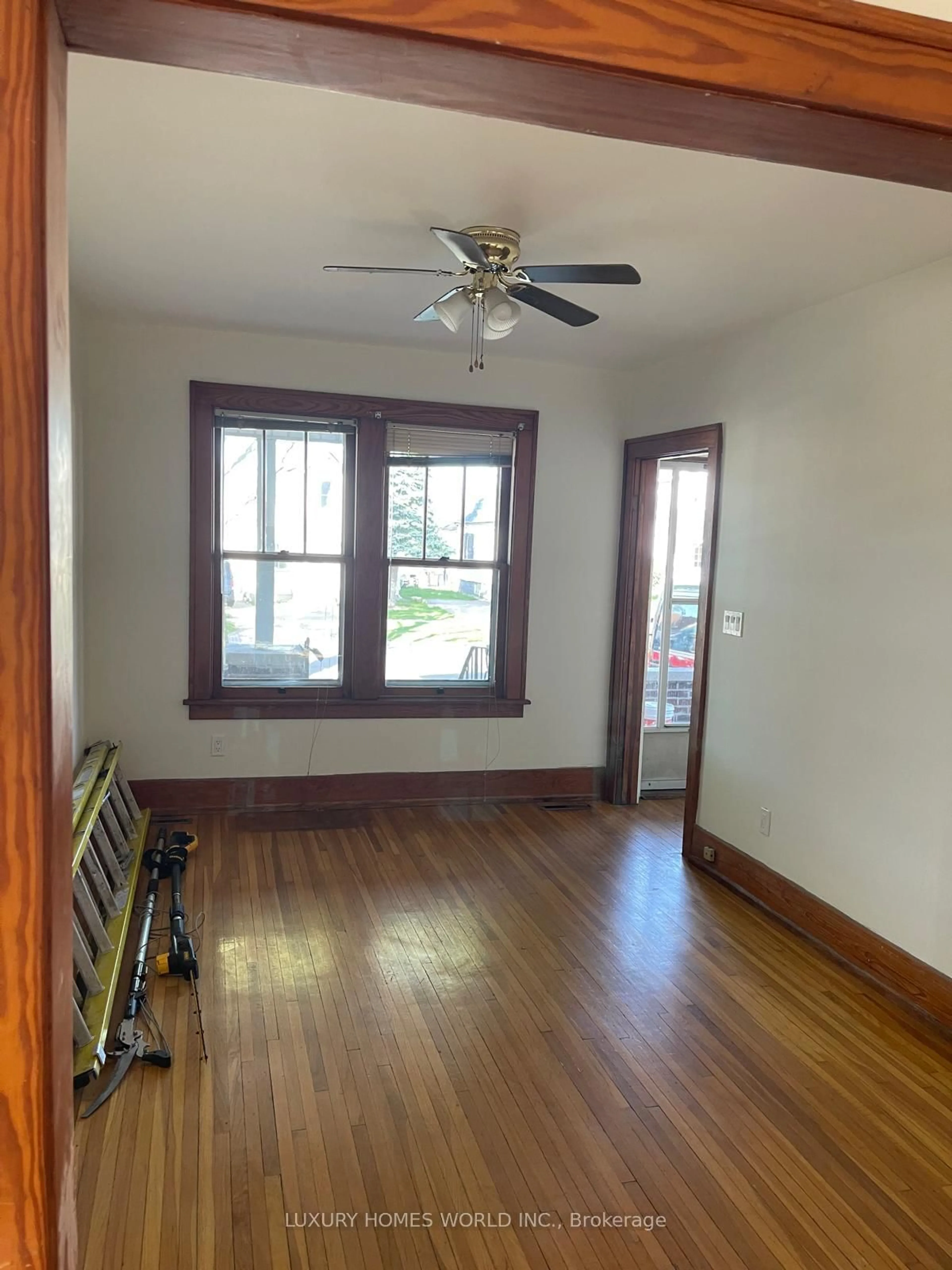 A pic of a room for 478-480 Cameron Ave, Windsor Ontario N9B 1Y7