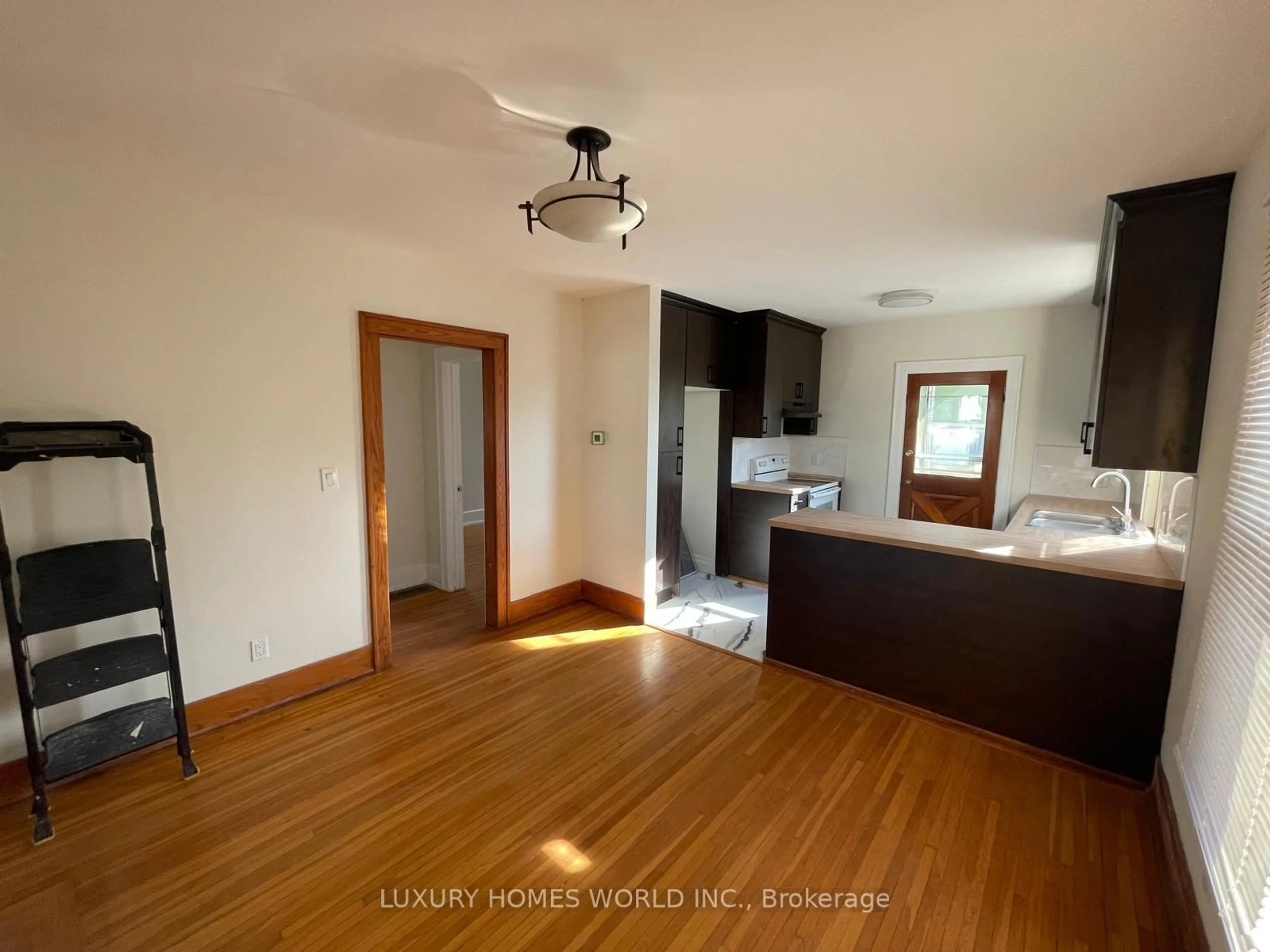 Unknown for 478-480 Cameron Ave, Windsor Ontario N9B 1Y7