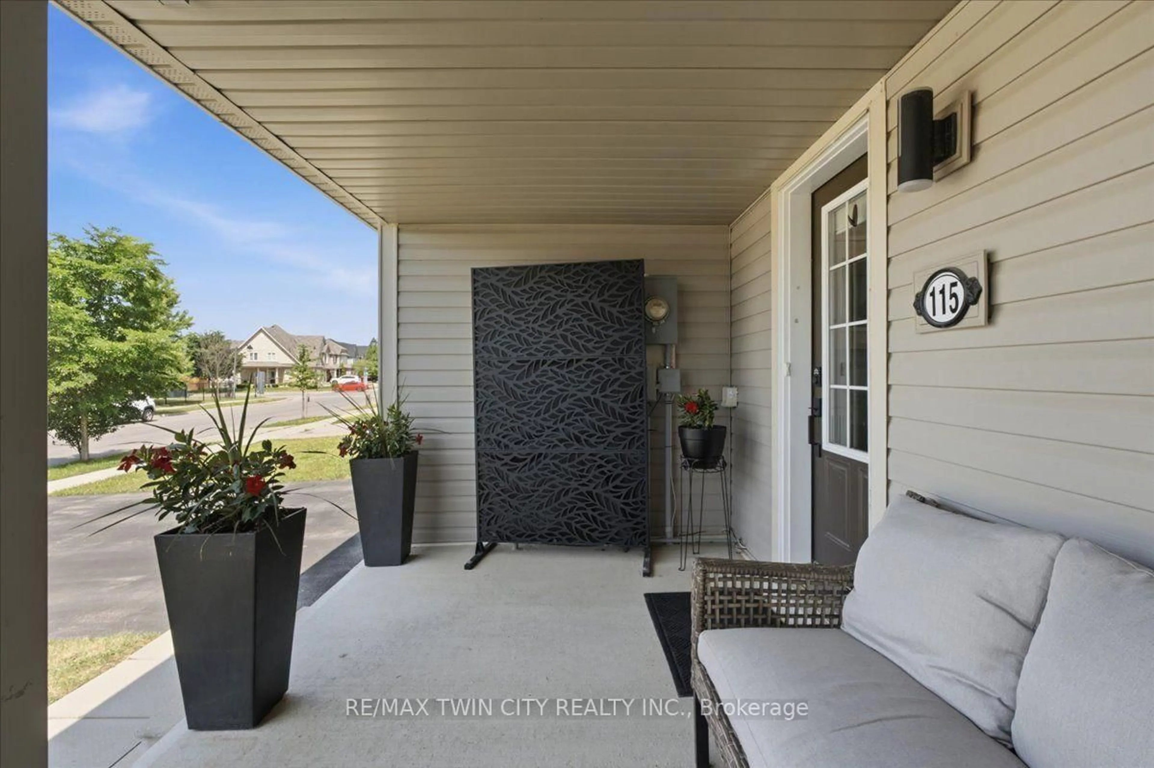 Unknown for 115 English Lane, Brantford Ontario N3T 0N8